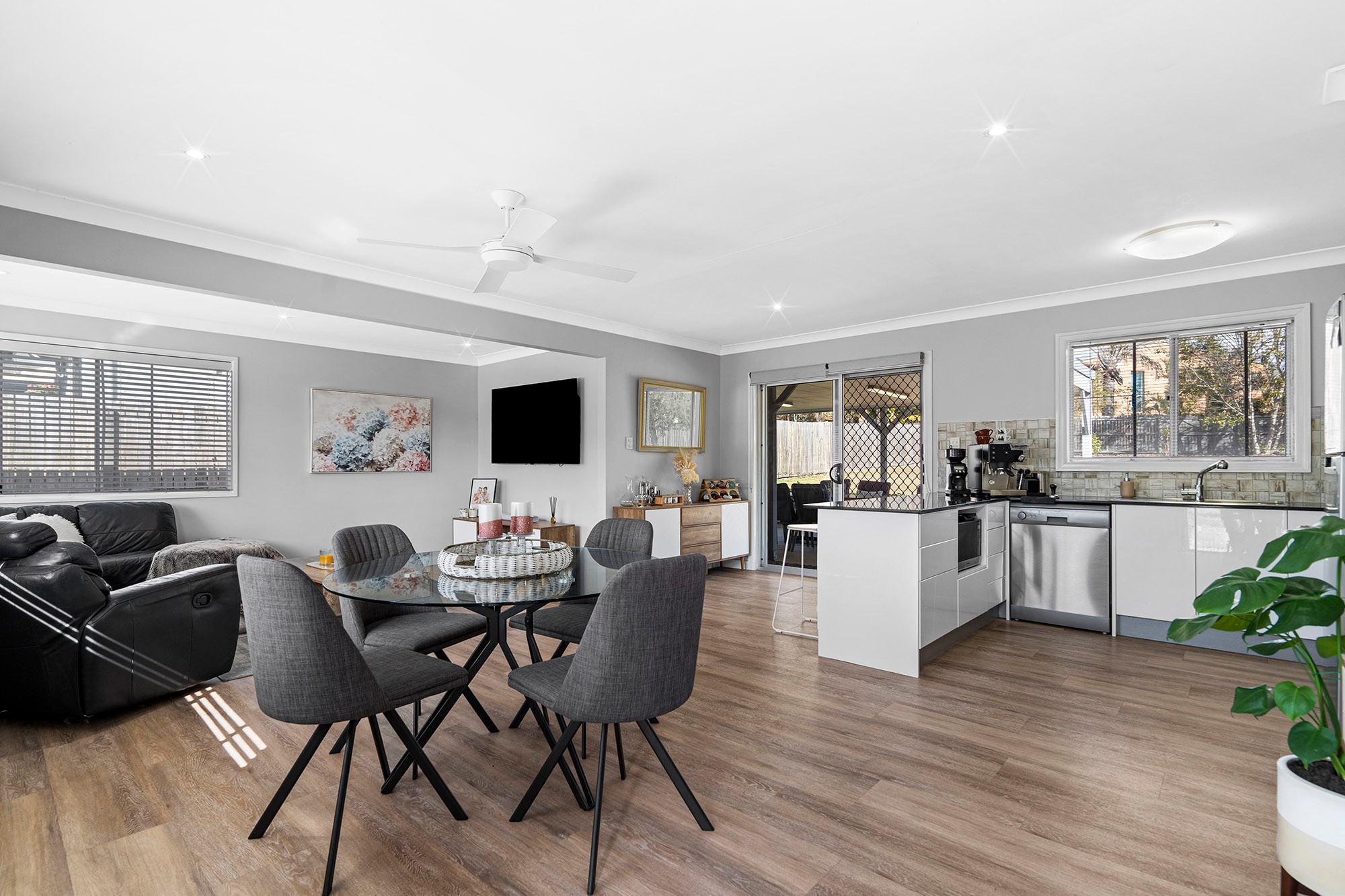 17 Laurinda Crescent, Springwood, QLD 4127