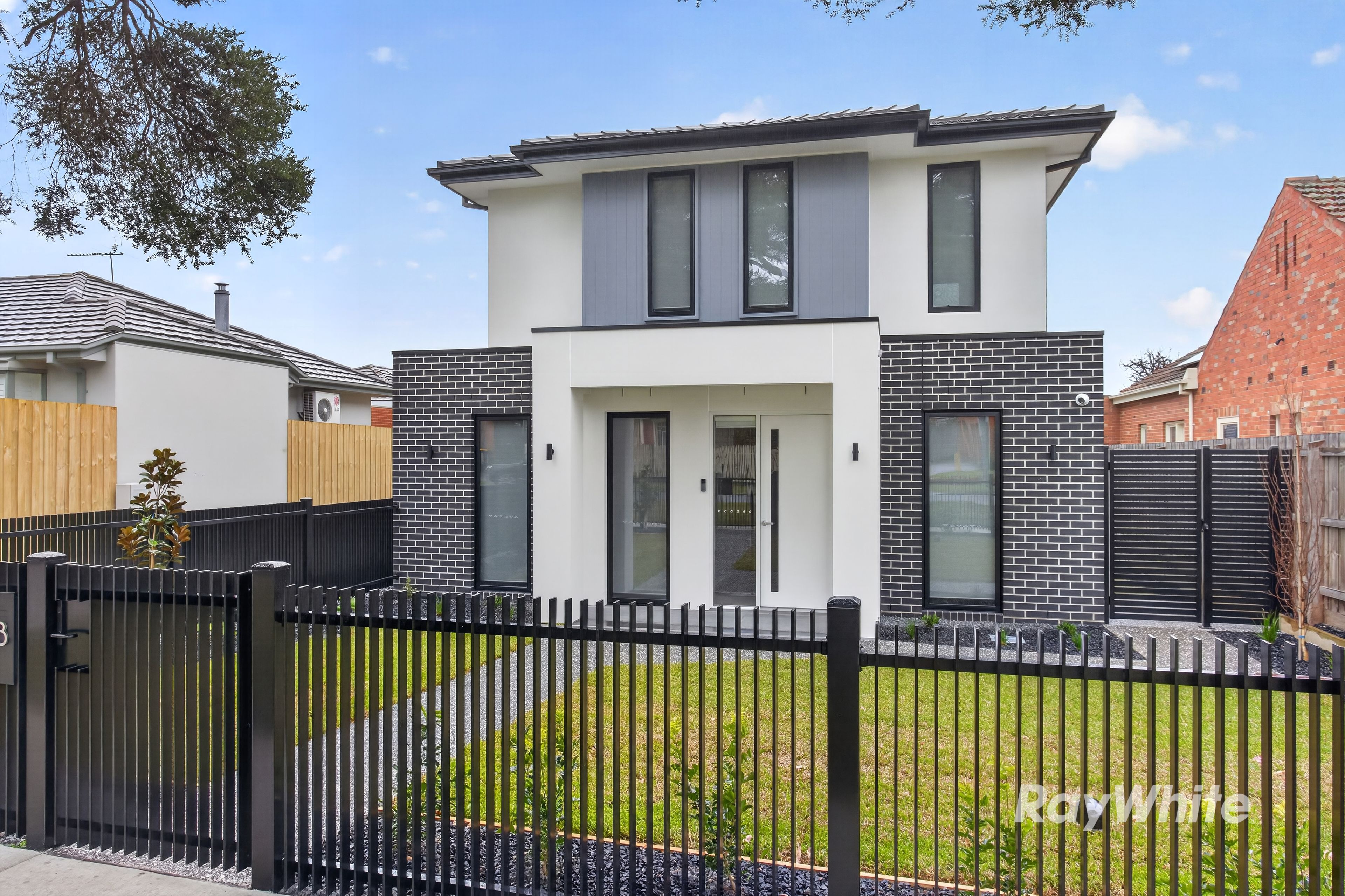 1/18 Maroo Street, Hughesdale, VIC 3166