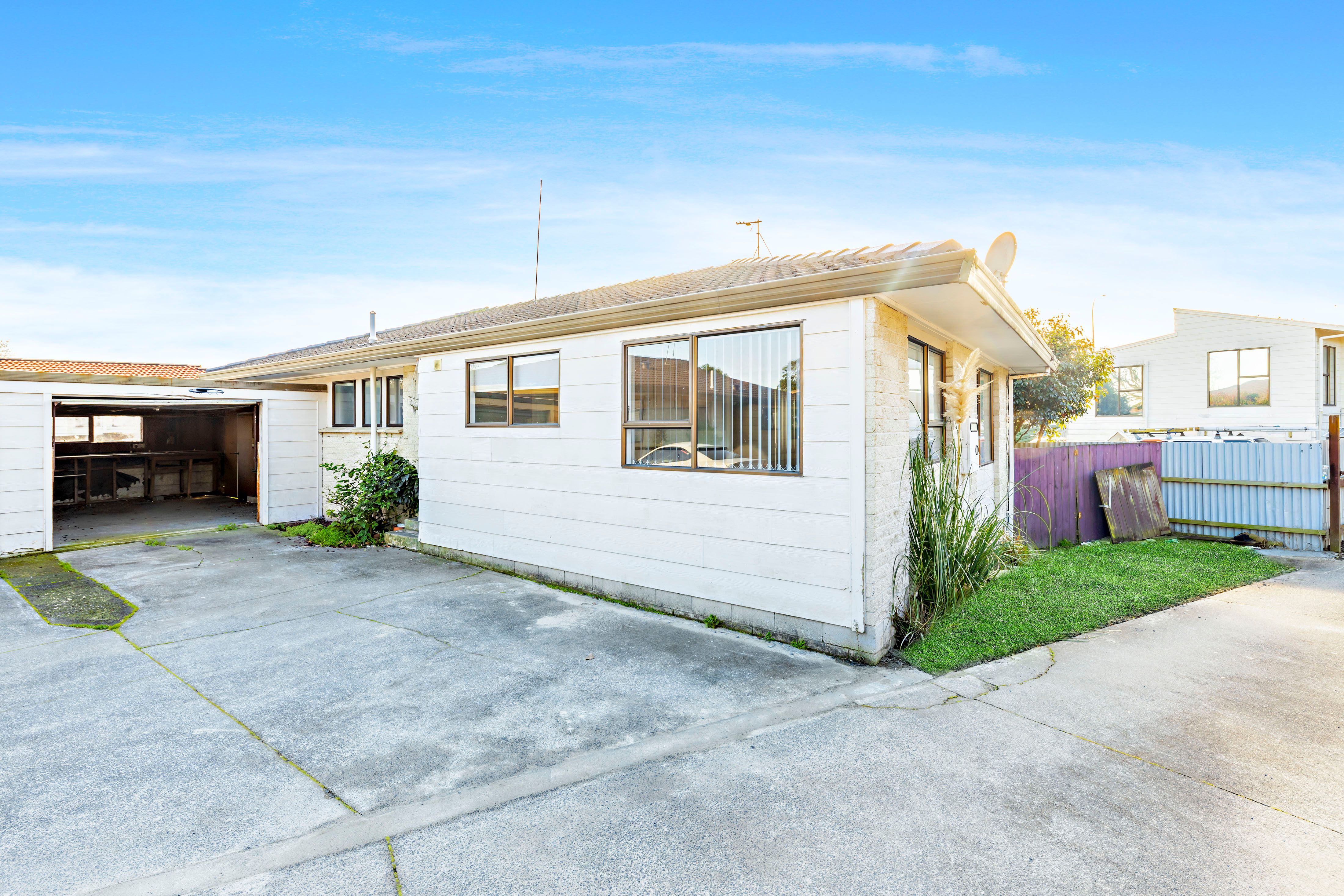 1/319 Roscommon Road, Clendon Park, Manukau City
