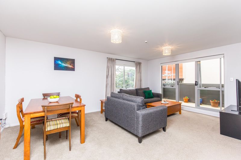 Spacious Freehold Unit Title + Car park - Eden Terrace