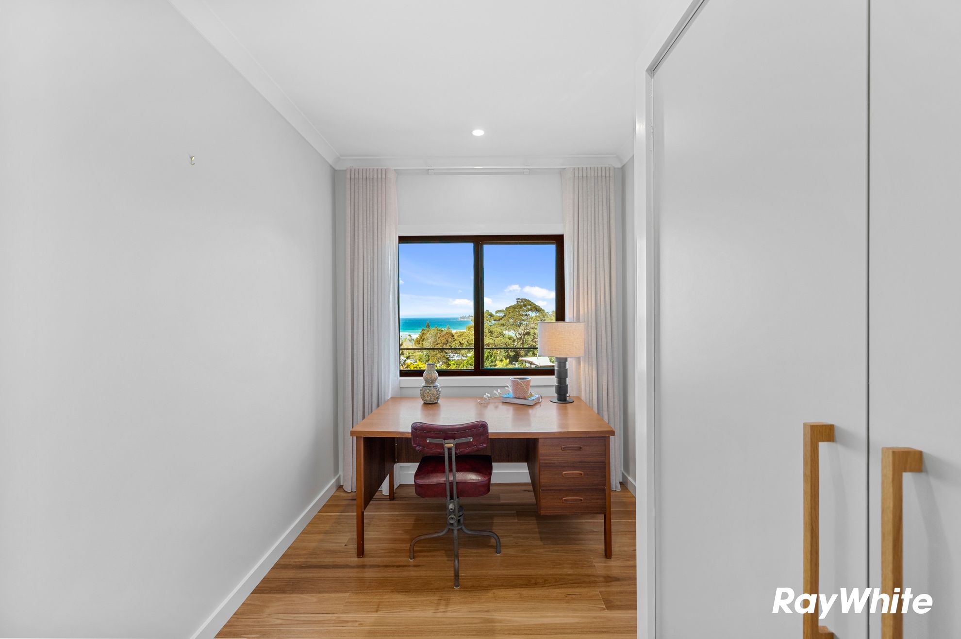 20 Beatty Crescent — photo 15 of 30