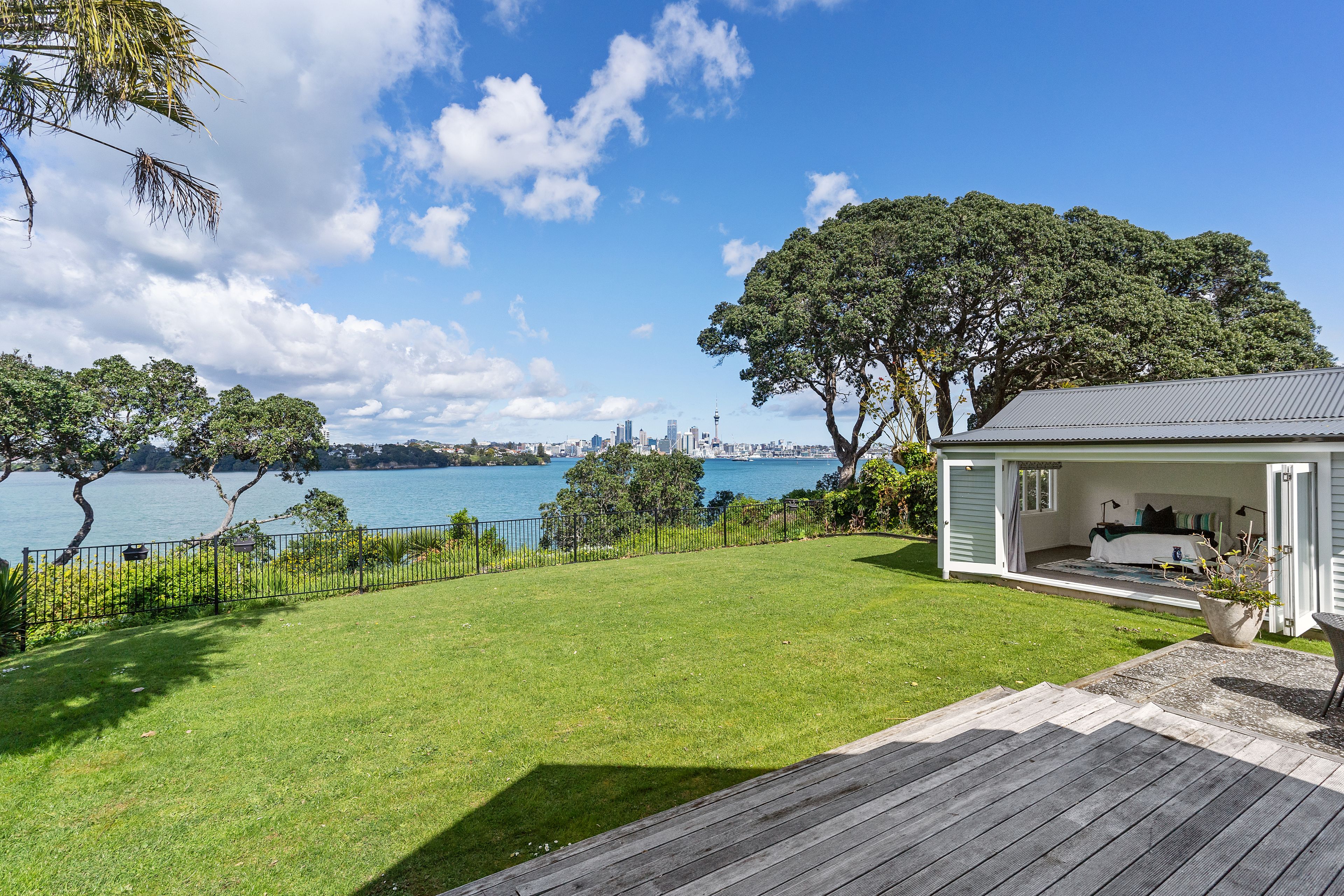 21 Norwood Road, Bayswater, North Shore City