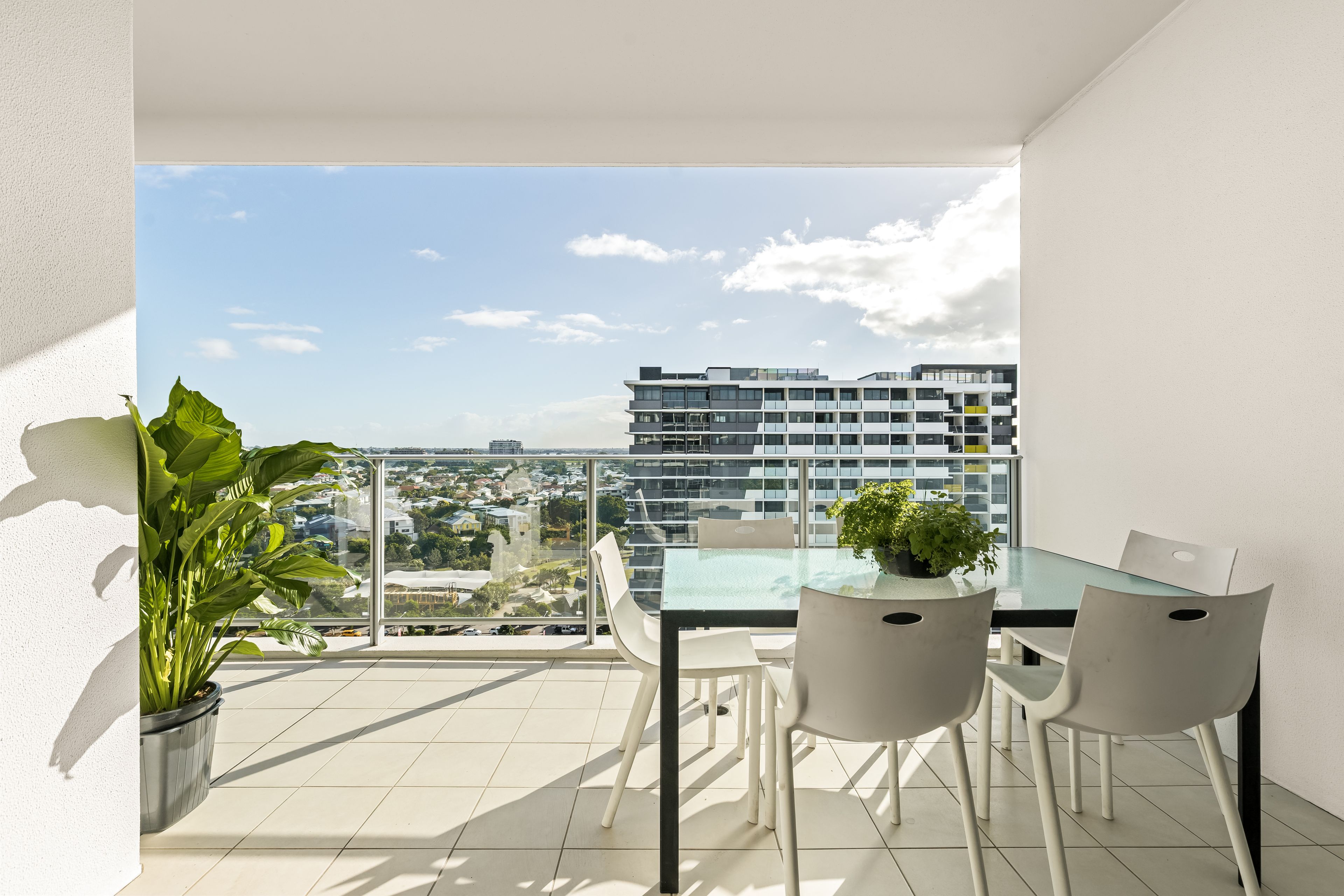 4152/37C Harbour Road, Hamilton QLD 4007