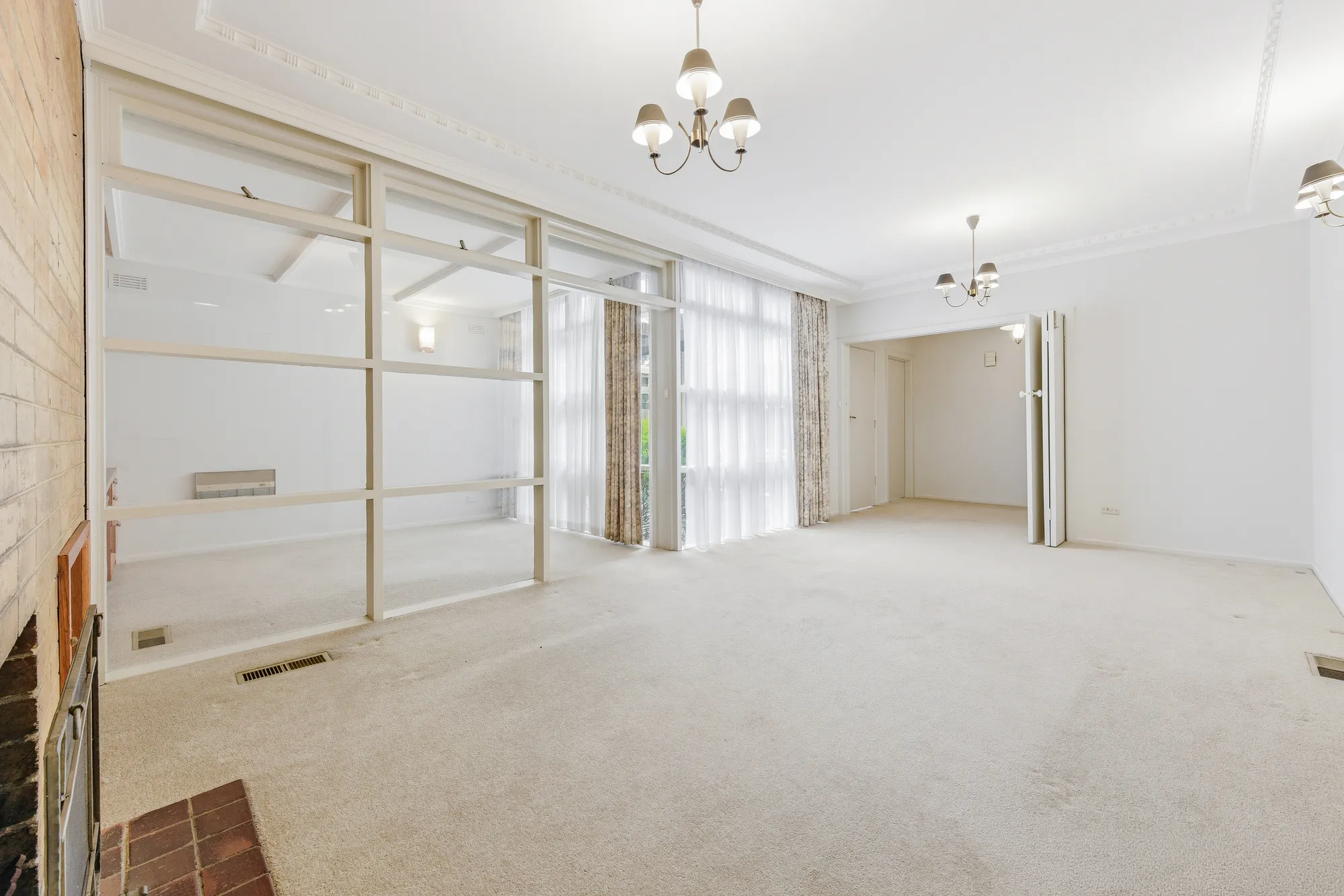17 Tibbles Street — photo 4 of 11
