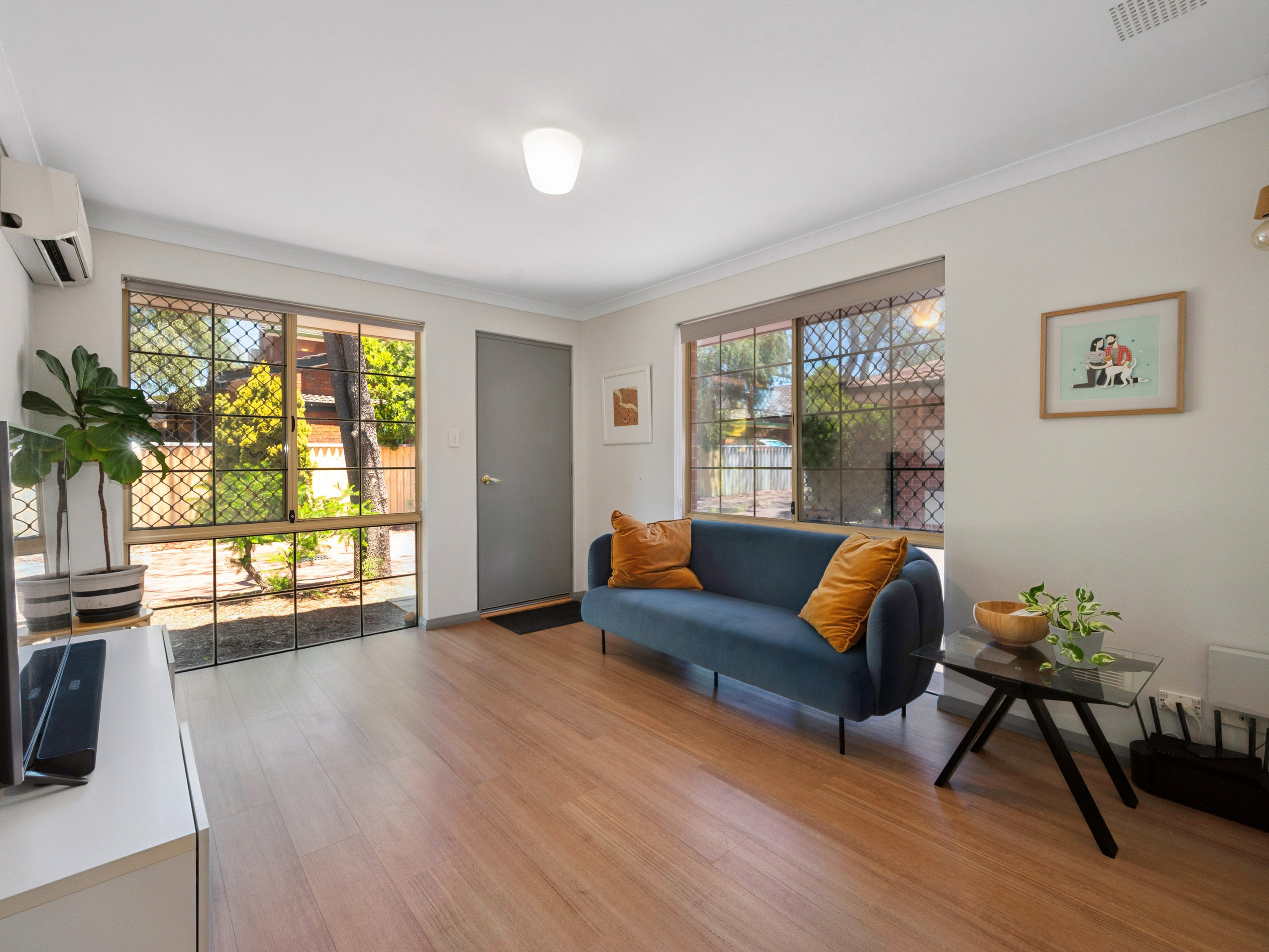 5/4 Mount Henry Road, Como, WA 6152