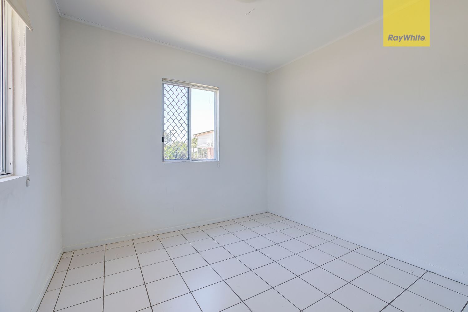 16 Railway Parade, Logan Central, QLD 4114