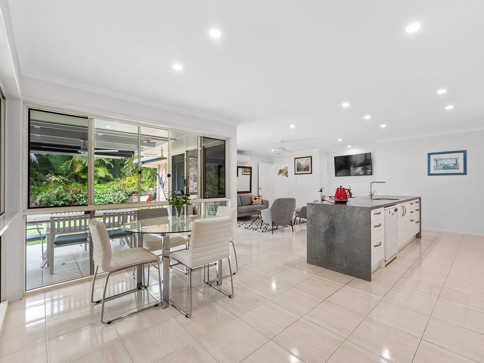 11 Goldberg Place, Bridgeman Downs, QLD 4035