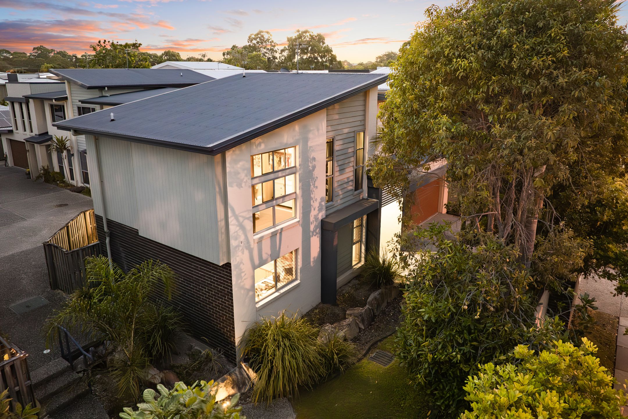 1/136-138 Central Street, Labrador, QLD 4215