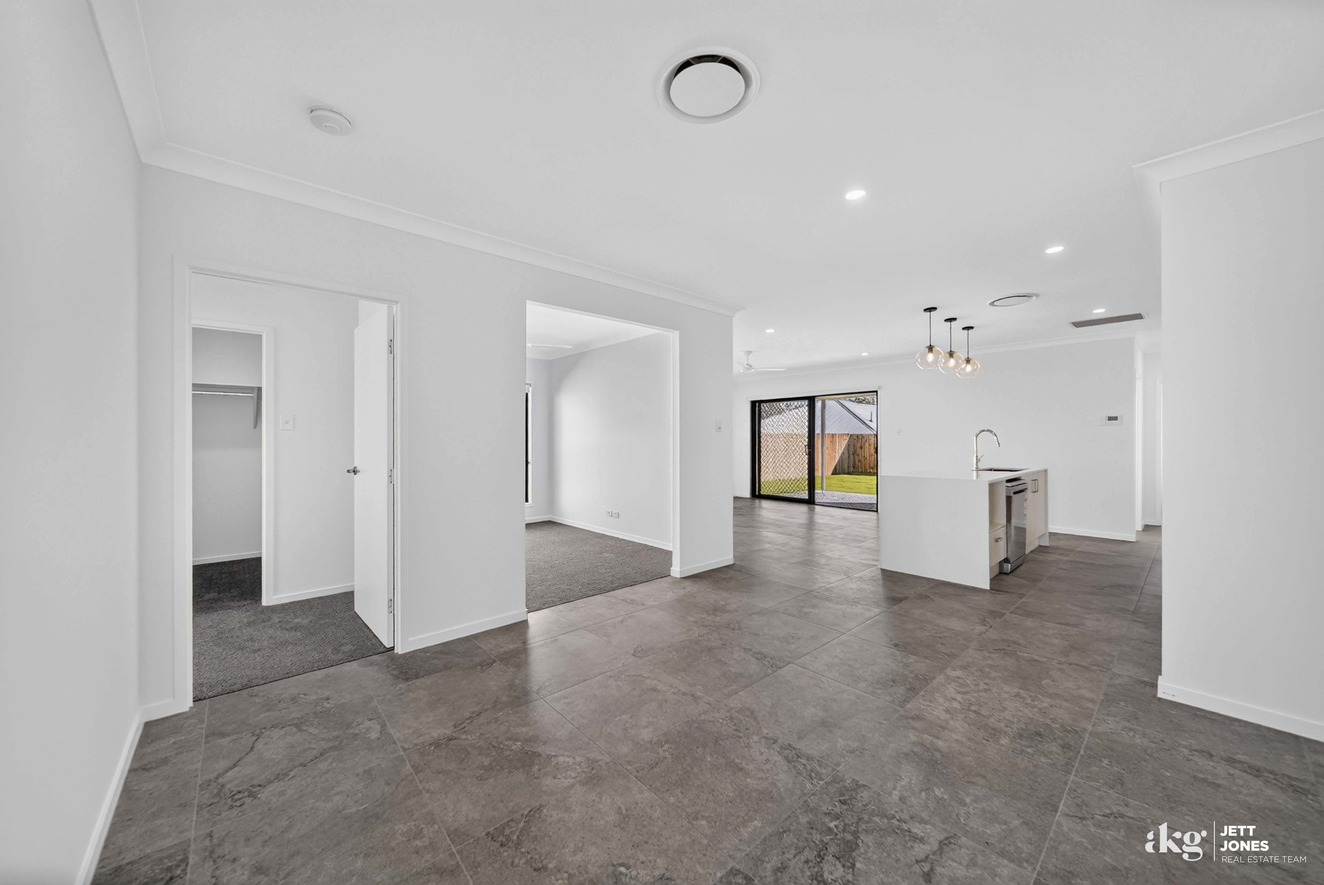 15 Sovereign Street, FLAGSTONE, QLD 4280