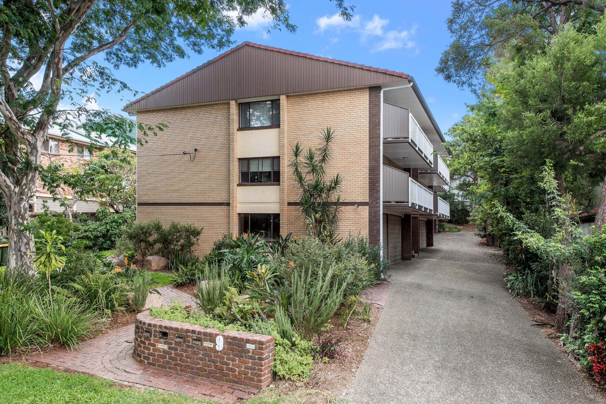 9 Vincent Street, Indooroopilly QLD 4068