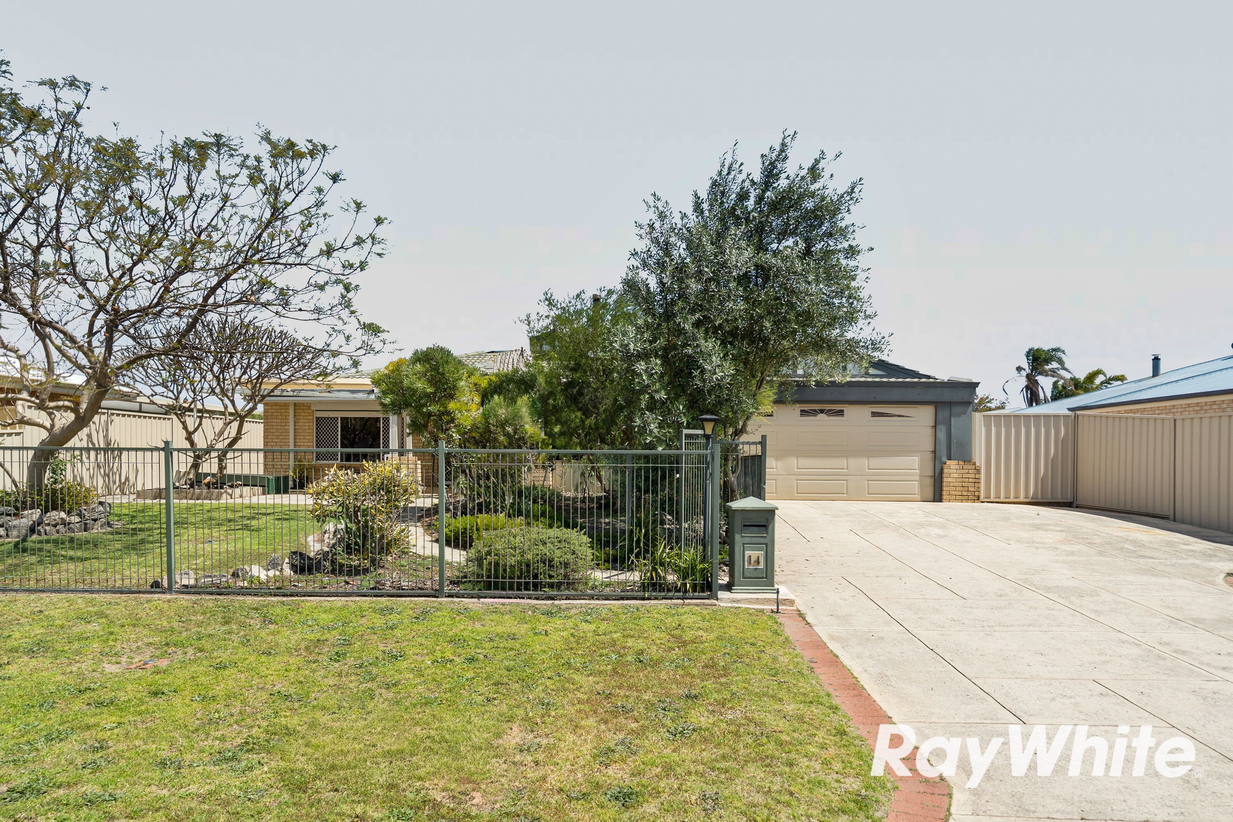 14 Moreton Crescent — photo from Ray White Mandurah
