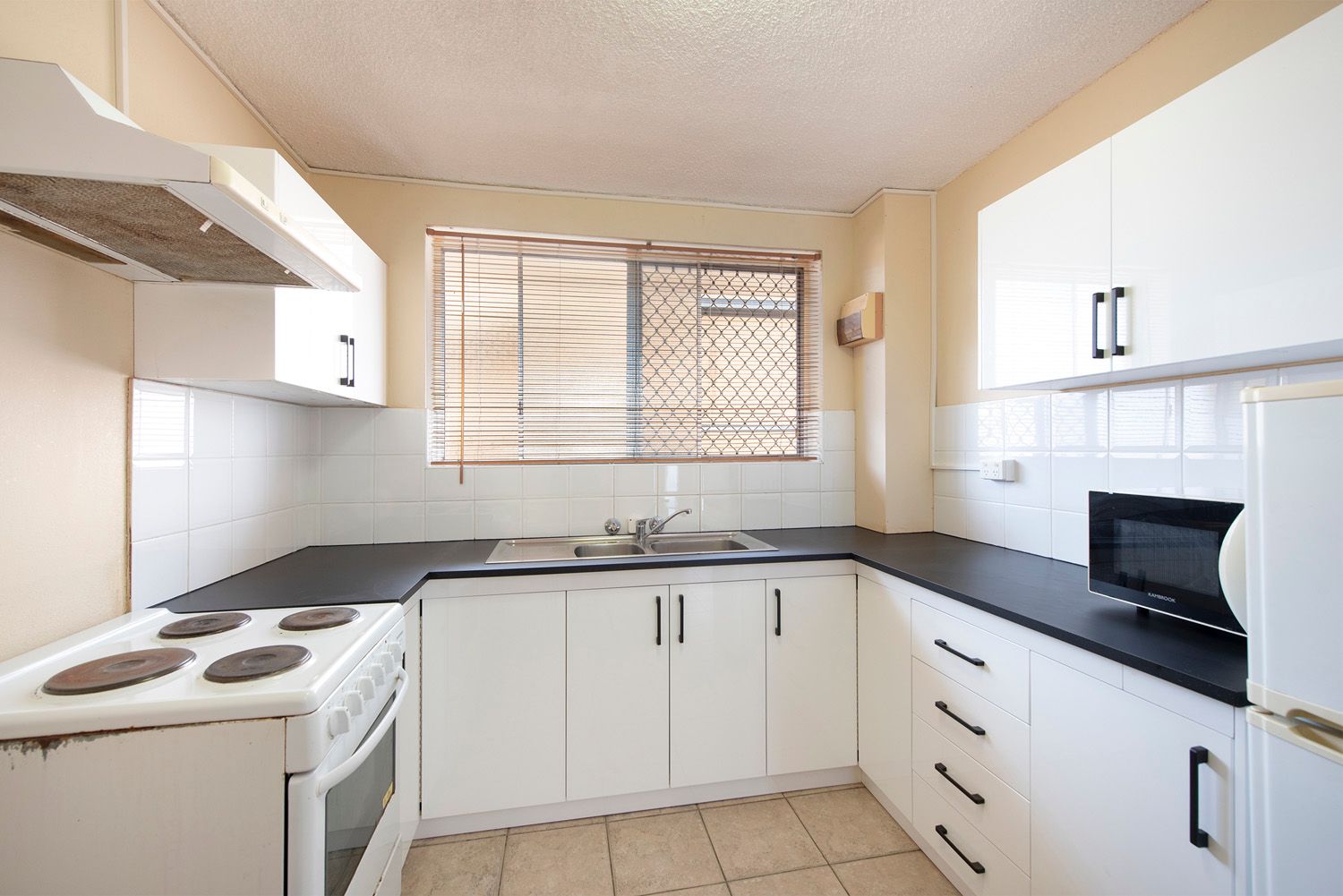 24 Brighton Road, Highgate Hill QLD 4101