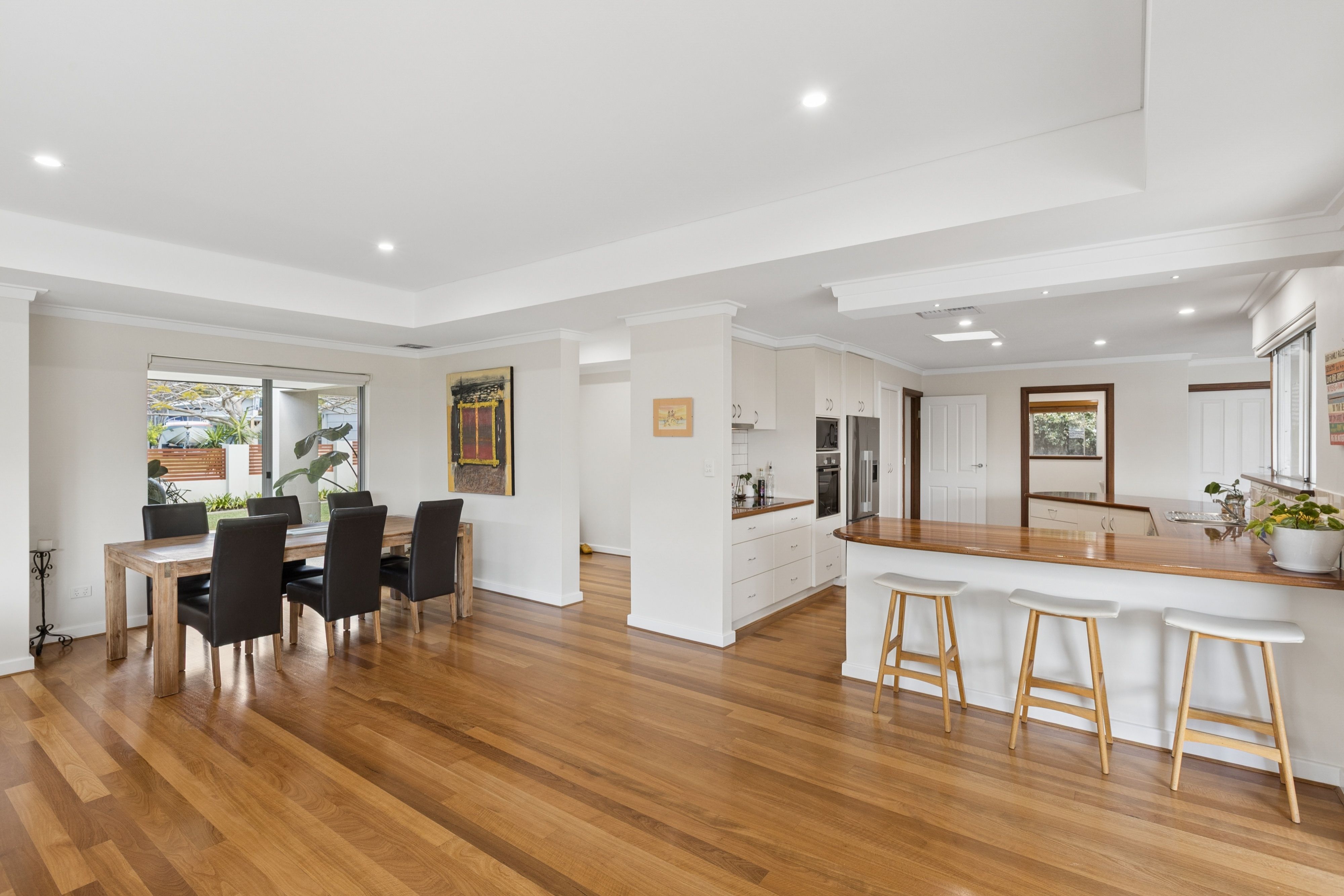 18 Dundee Court — photo 10 of 30