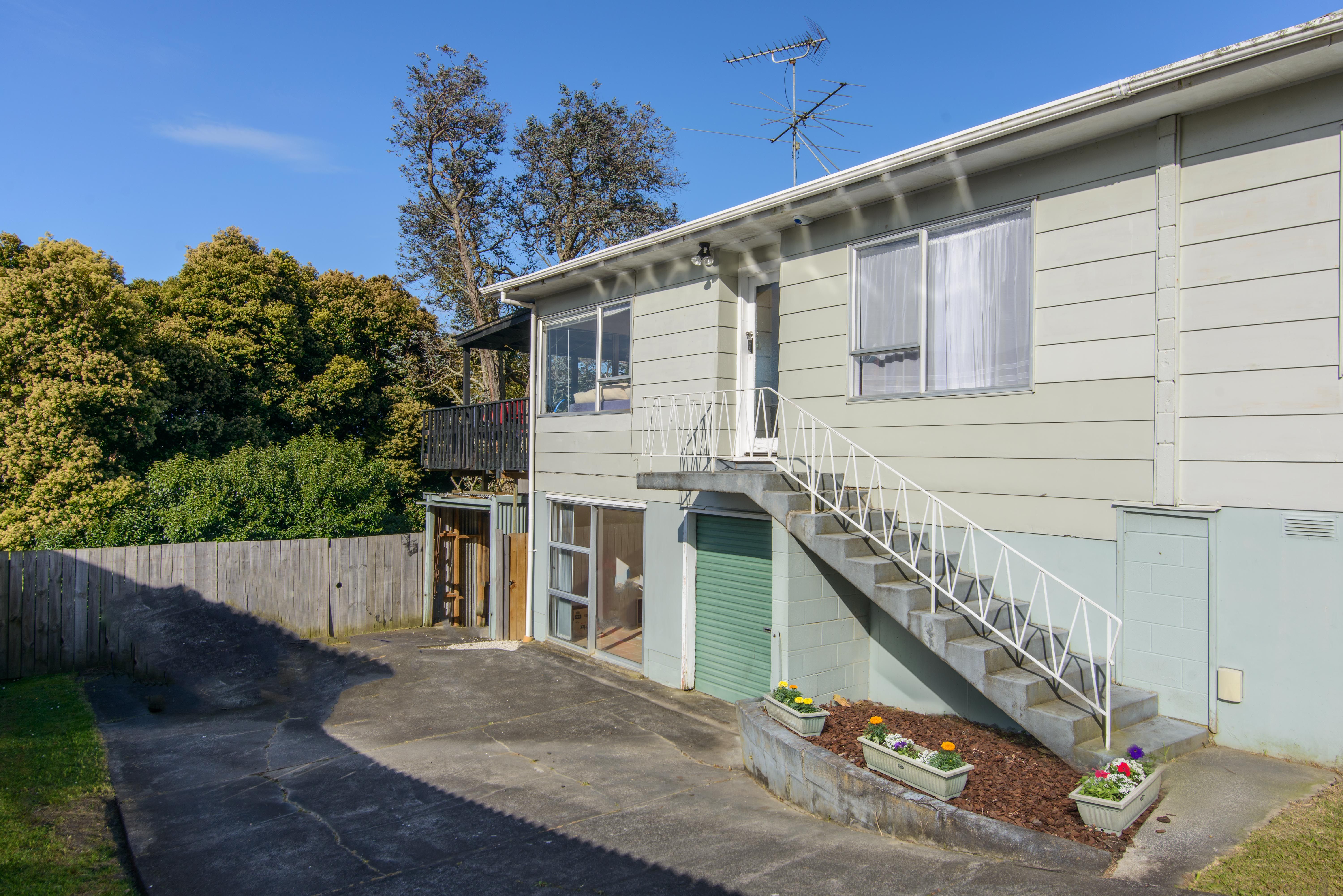 2/20 Celeste Place, Totaravale, North Shore City