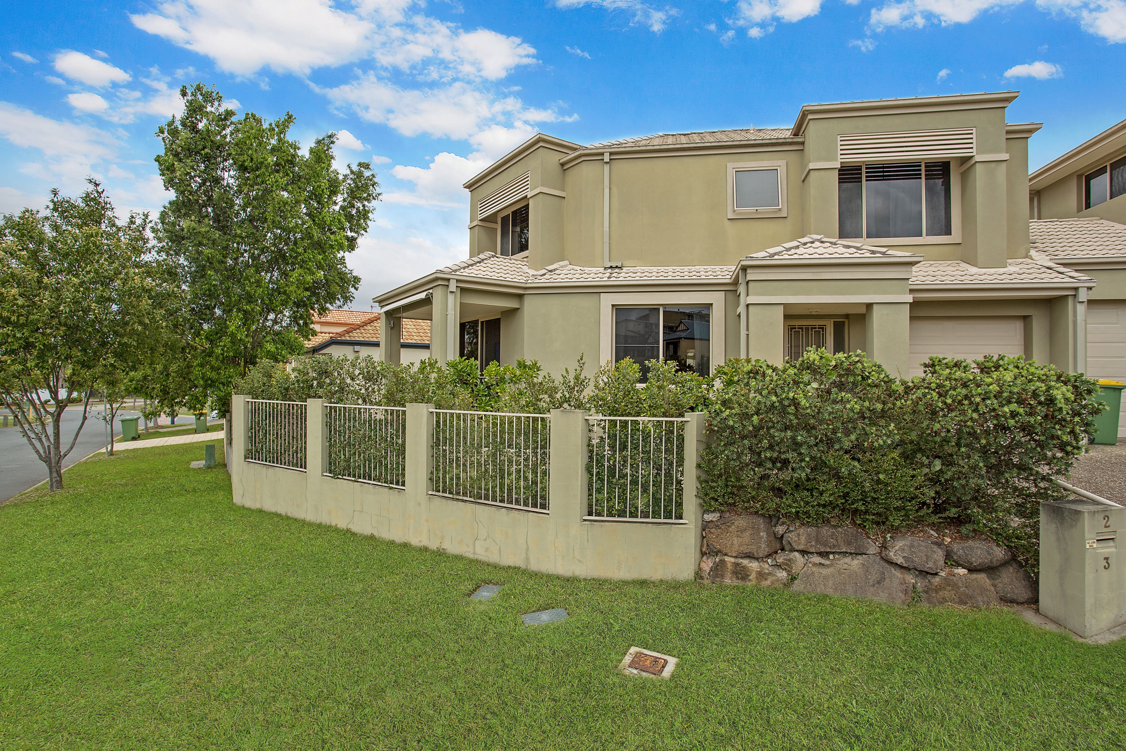 2 Duxton Drive, Varsity Lakes QLD 4227