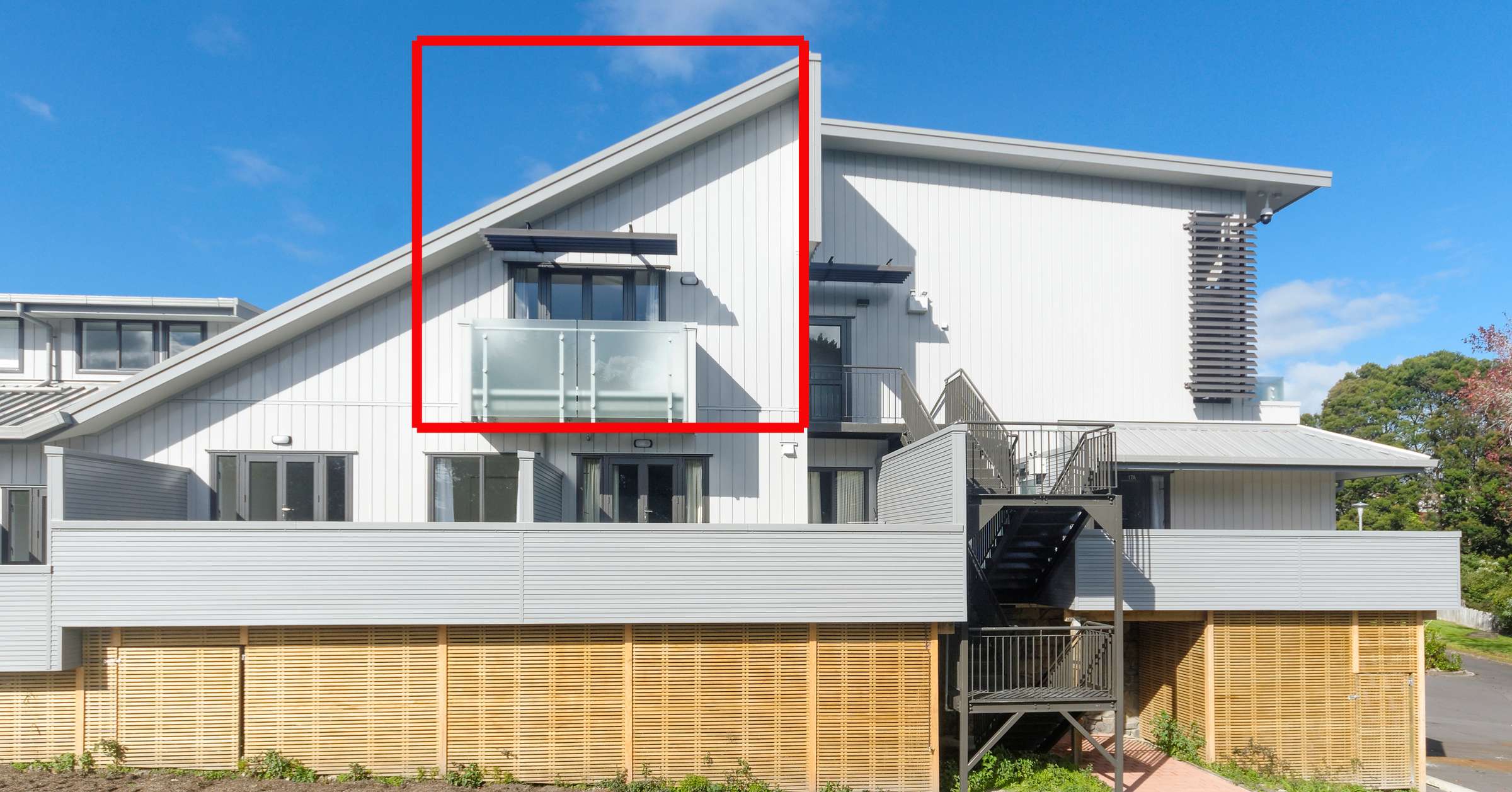 Car body repairs bath Car body repairs bath