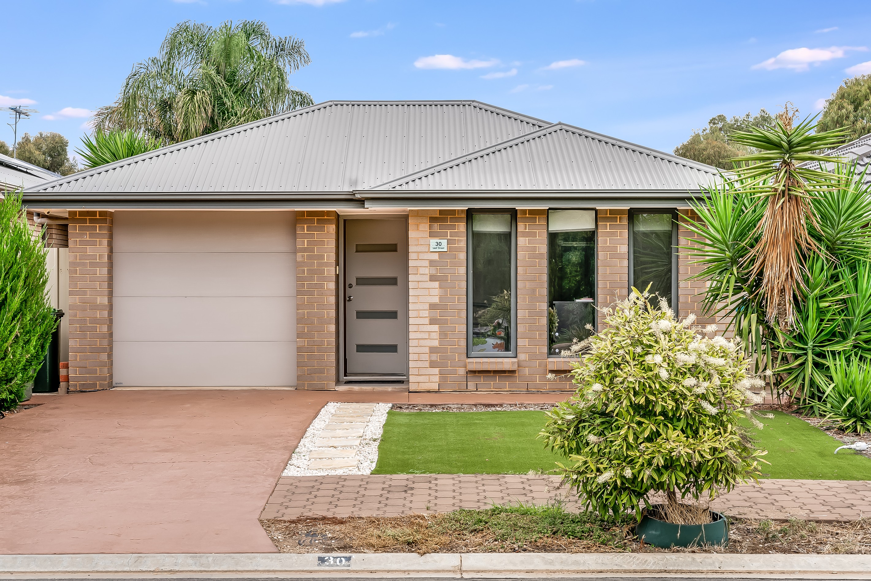 30 Leaf Street, Parafield Gardens, SA 5107