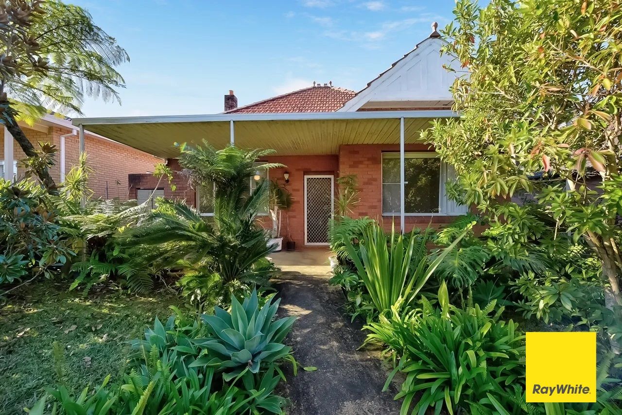 7 Dickson Street — photo 4 of 5