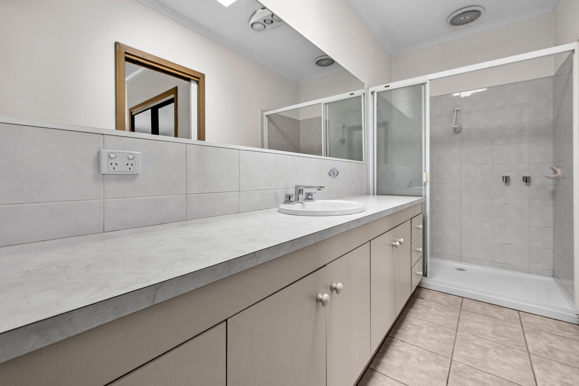 12 Kingston Boulevard — photo 10 of 22
