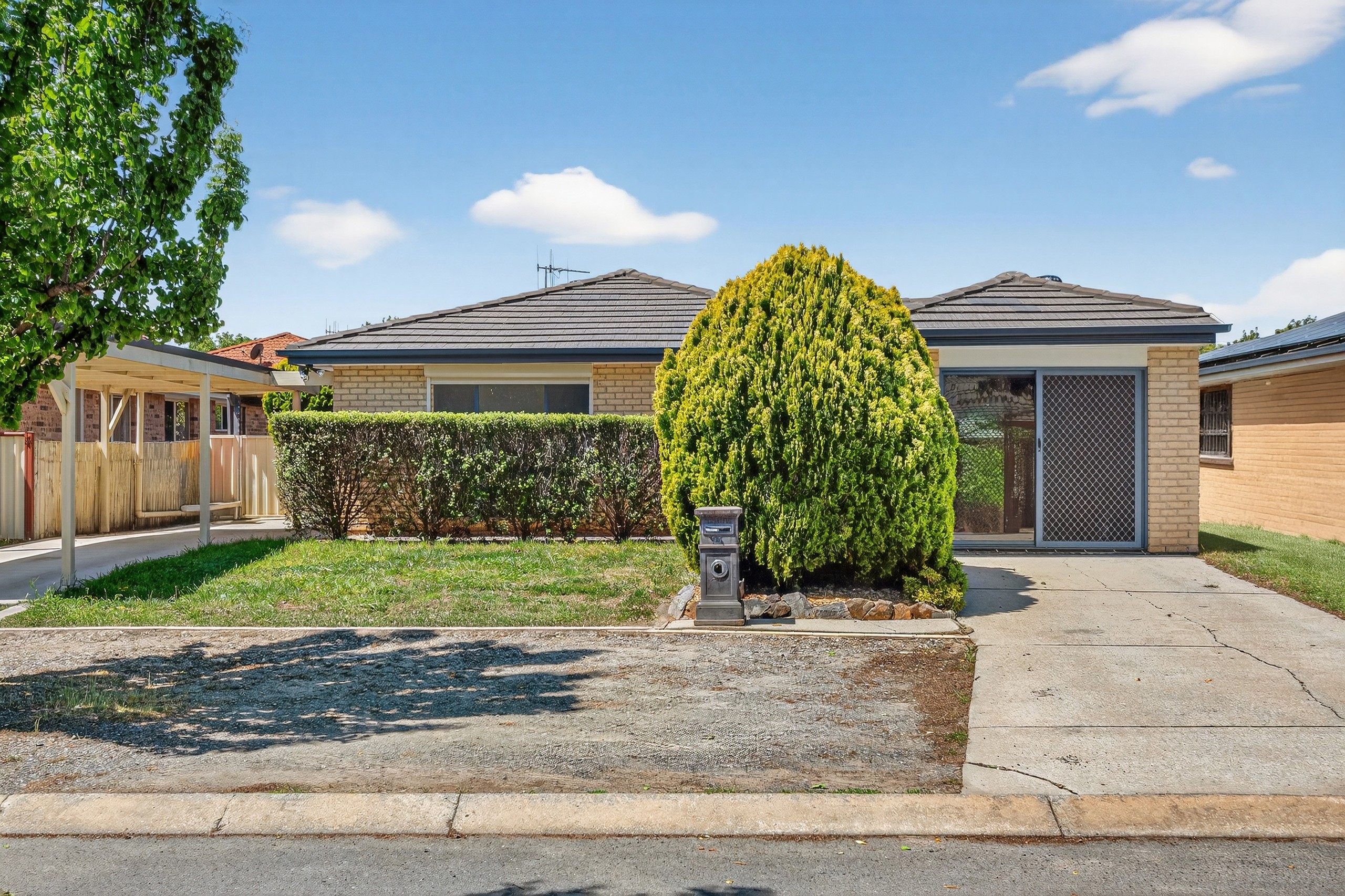 31 Goodhart Crescent, Dunlop, ACT 2615