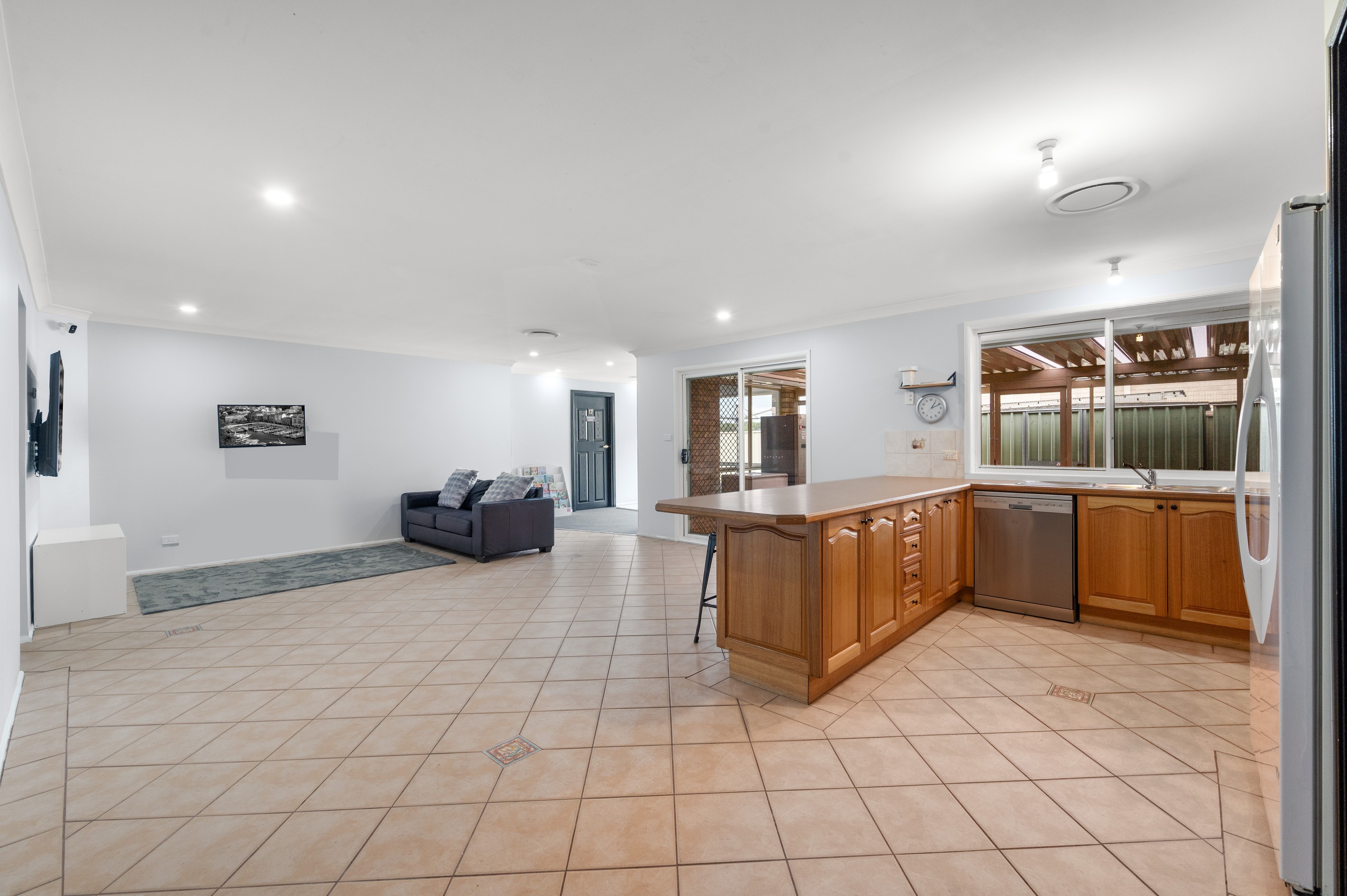 33 Archibald Crescent, Rosemeadow, NSW 2560