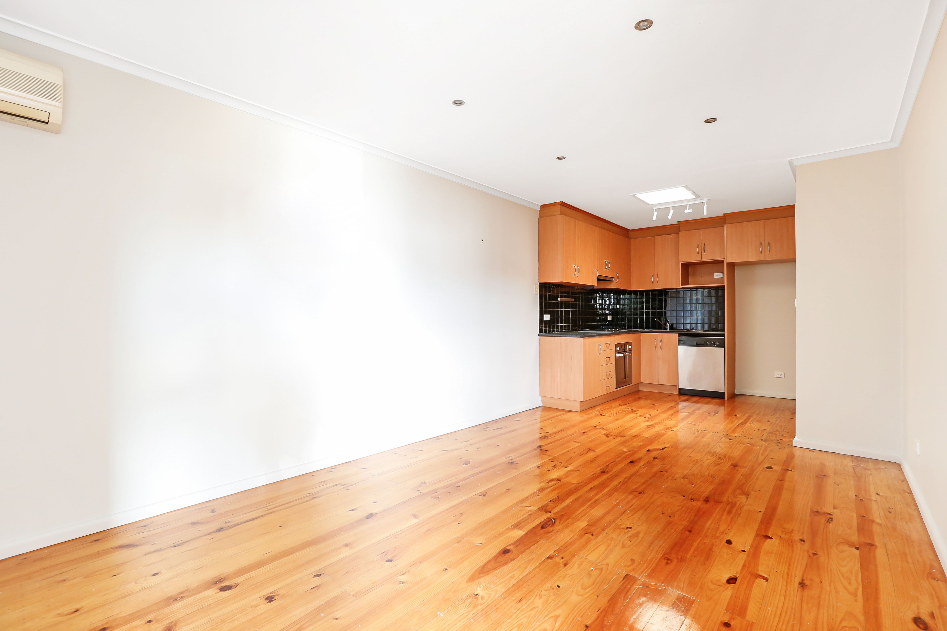 4/27 Grandview Street, Glenroy, VIC 3046