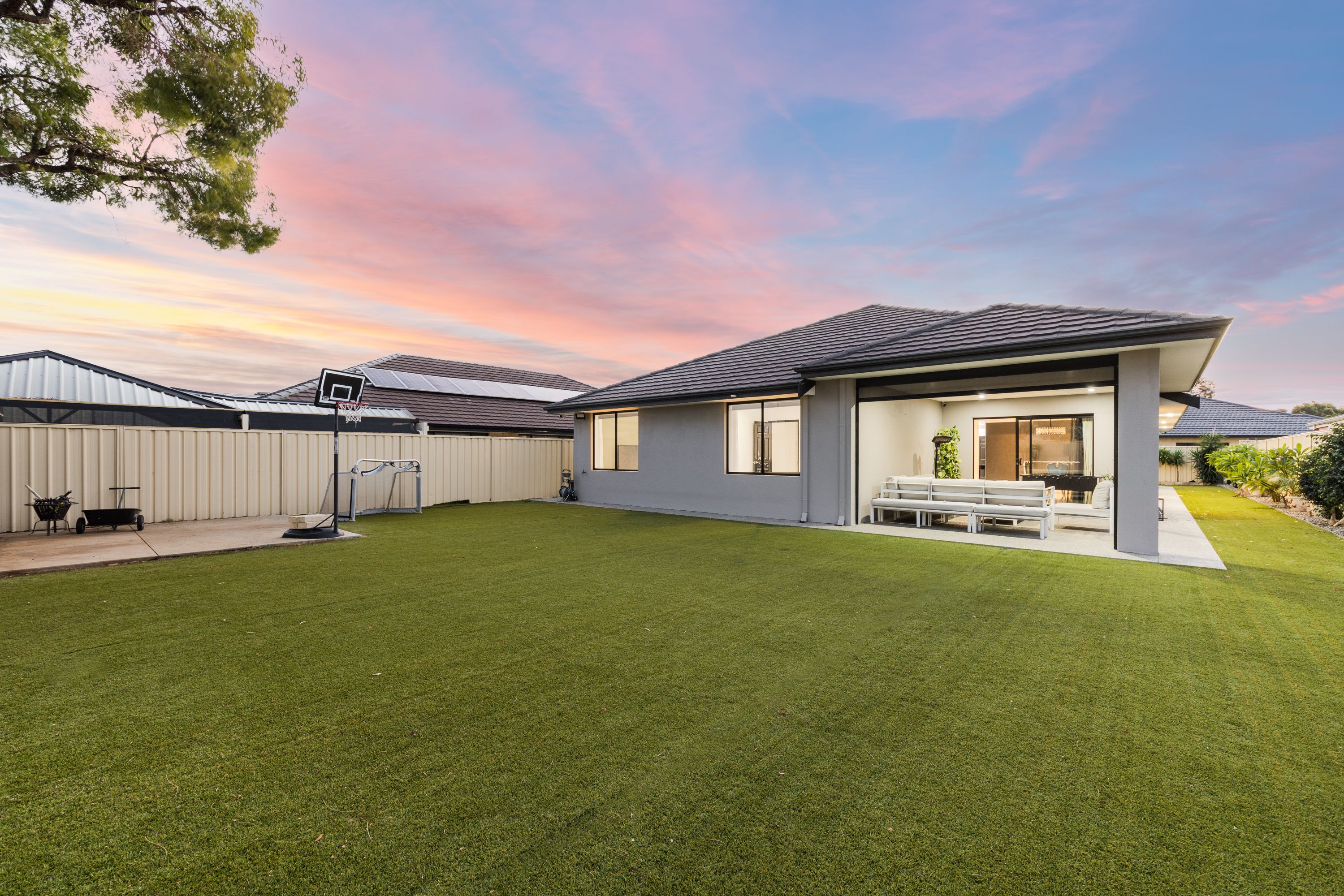 5 Beacon Cove, Dudley Park, WA 6210