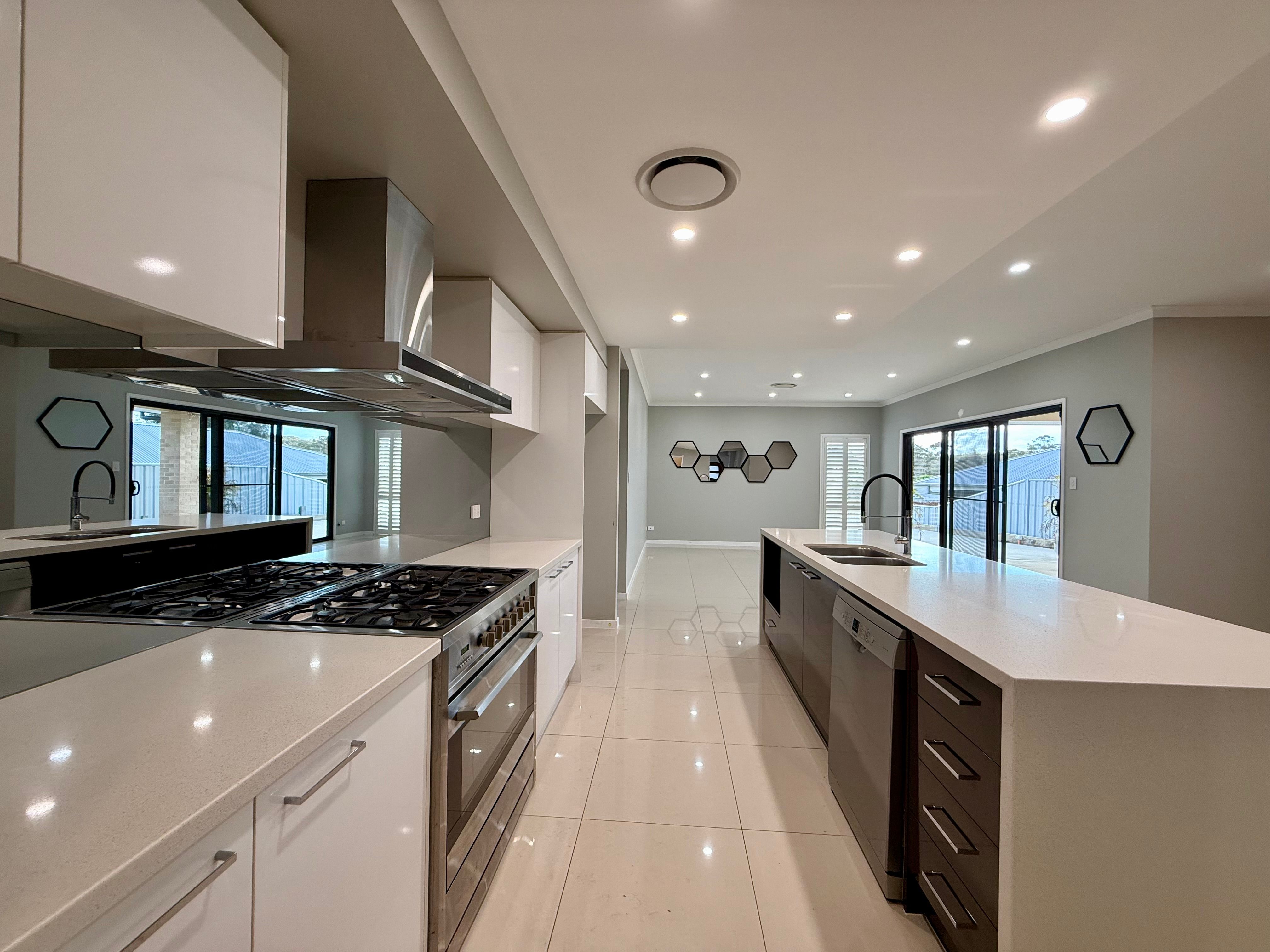 6 Meadows Close, Black Head, NSW 2430