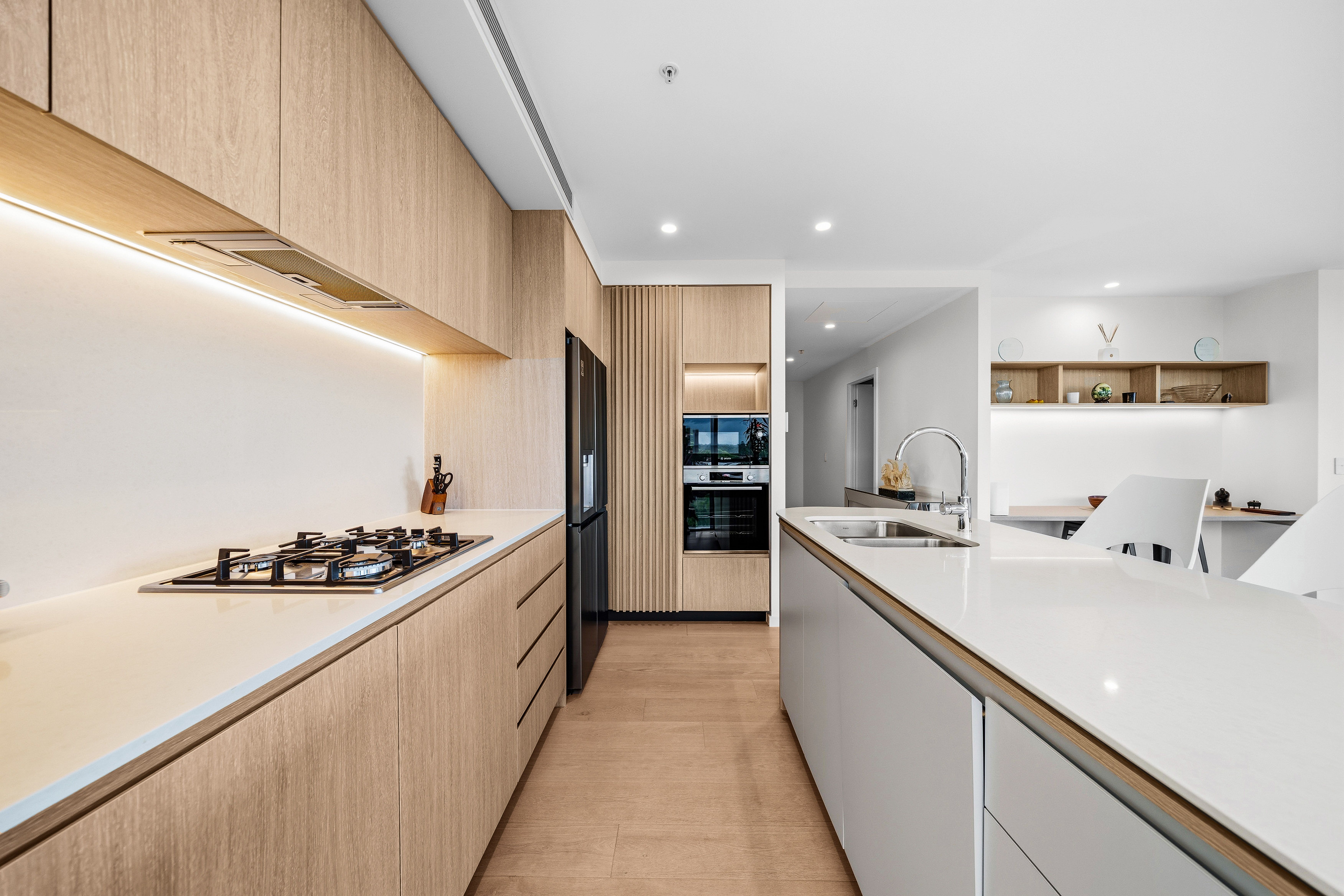 607/180 Marine Parade — photo 8 of 30