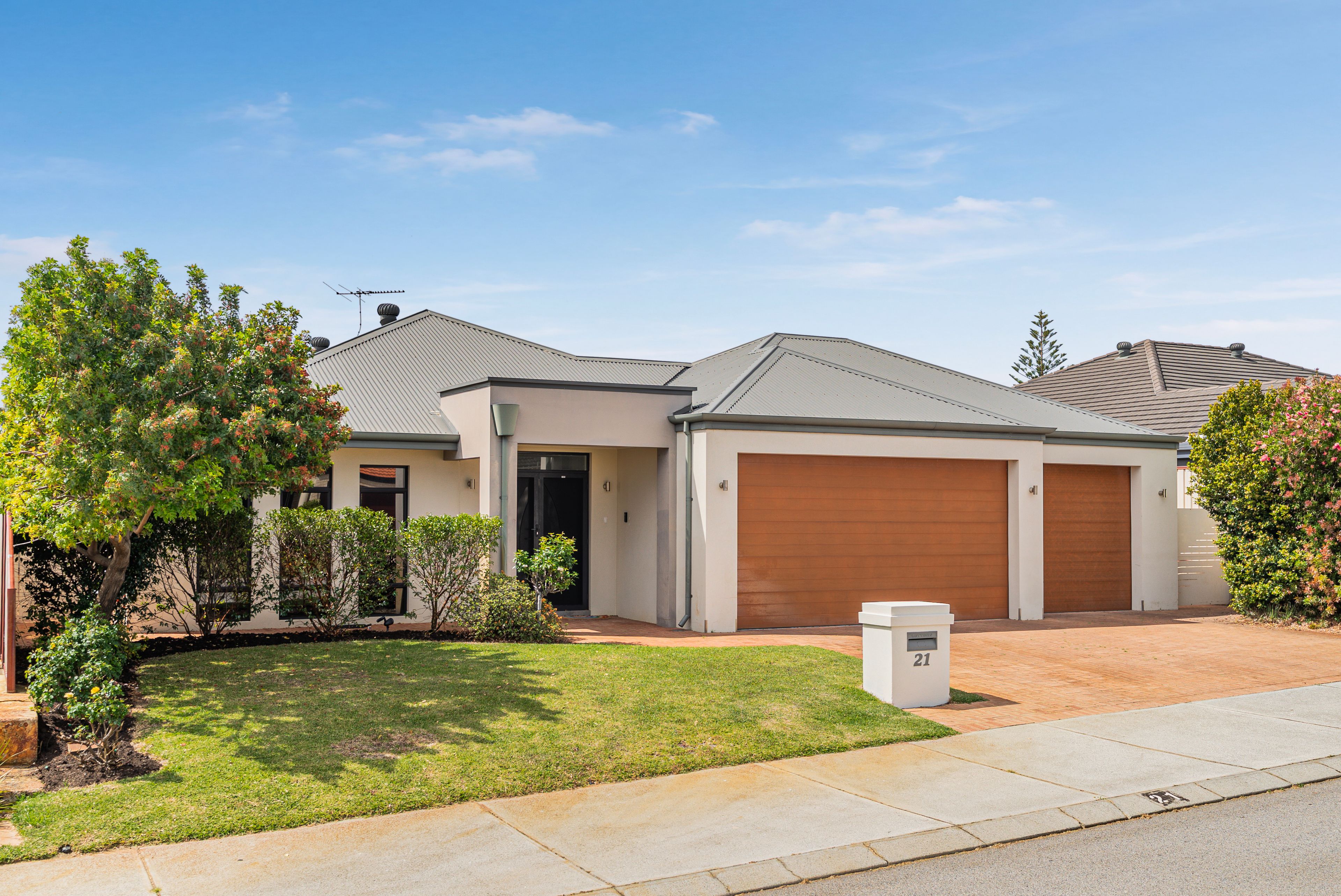 21 Westbury Lane, Madeley, WA 6065