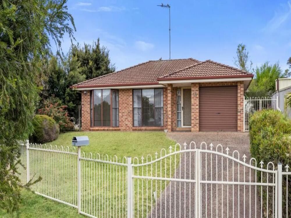 15 Falstaff Place, Rosemeadow, NSW 2560
