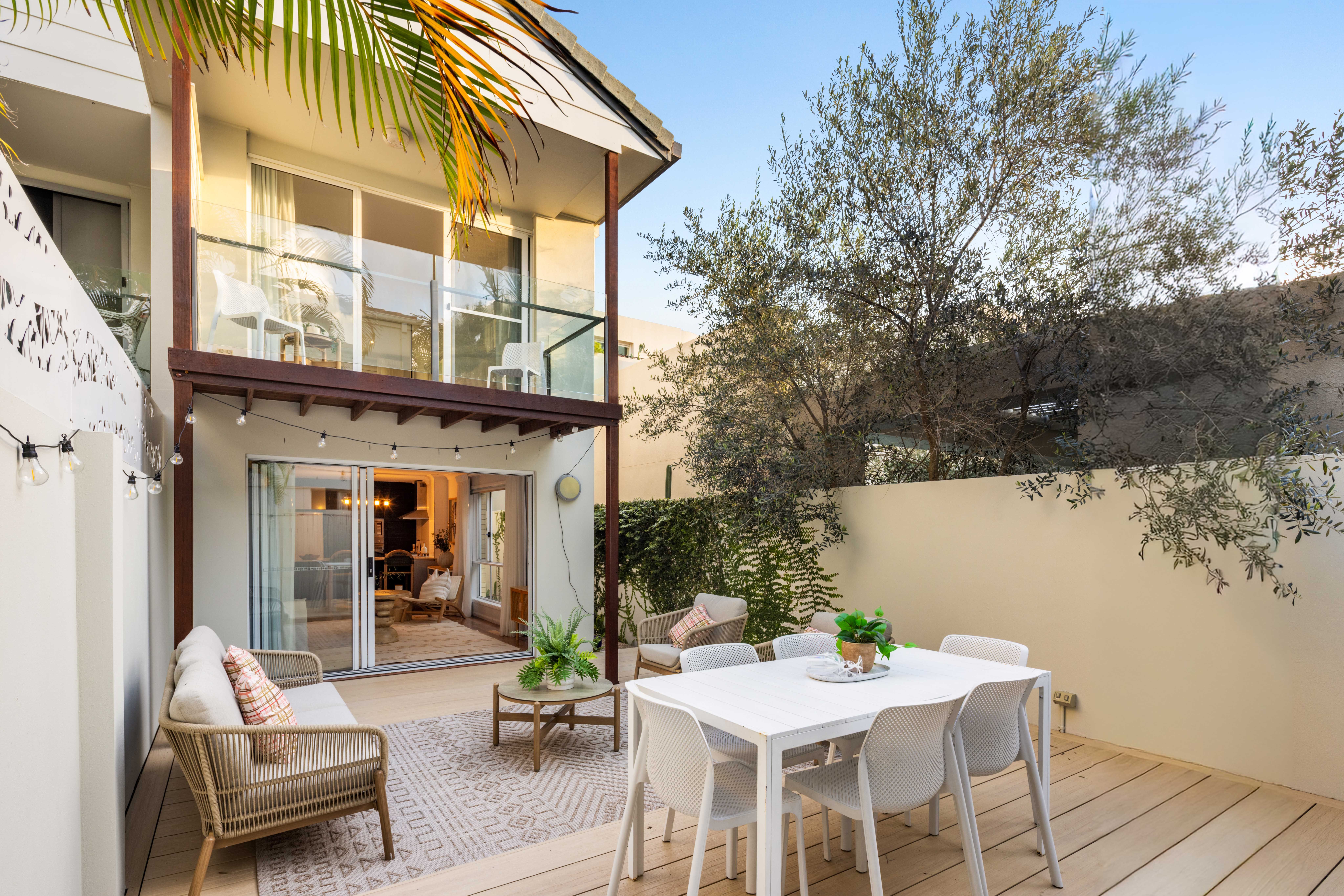 1/5 William Street — photo from Ray White Broadbeach