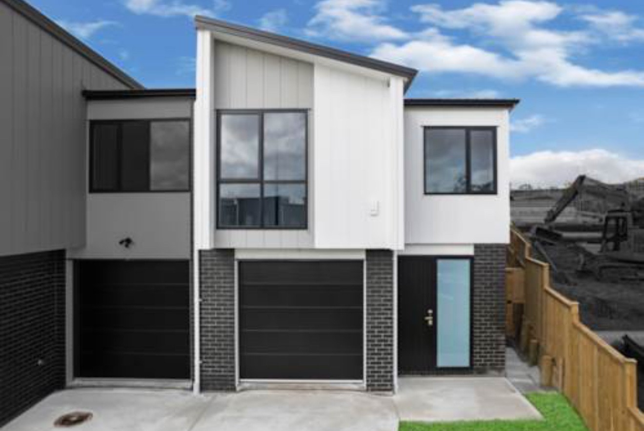32B Hearth Street, Flat Bush, Manukau City