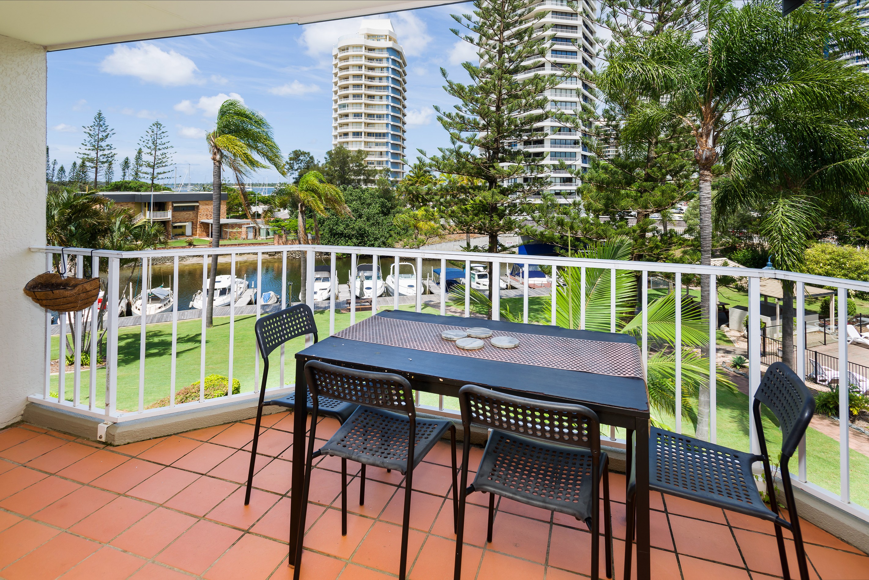 47/37 Bayview Street, Runaway Bay, QLD 4216