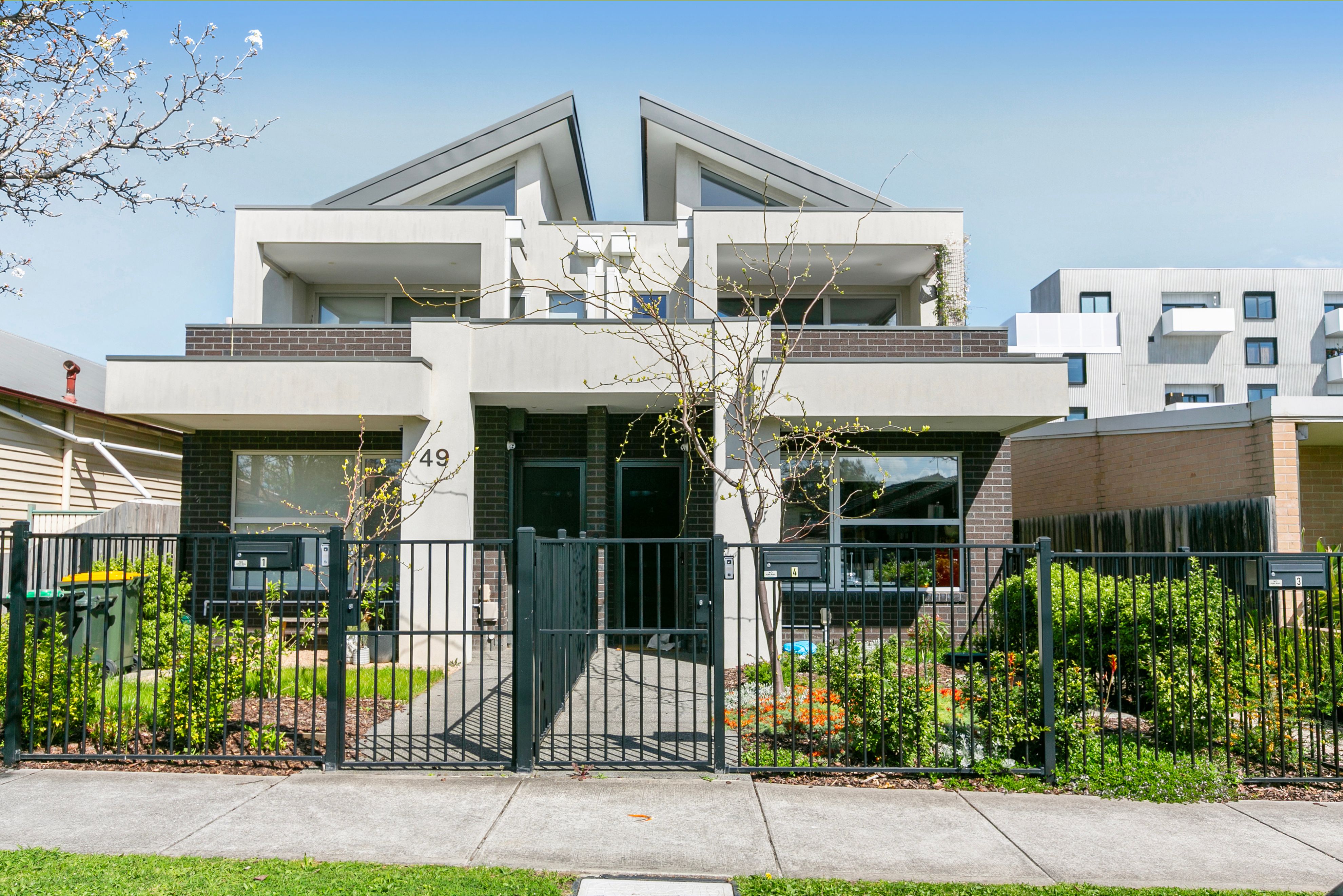 3/49 Roseberry Avenue — photo from Ray White Reservoir