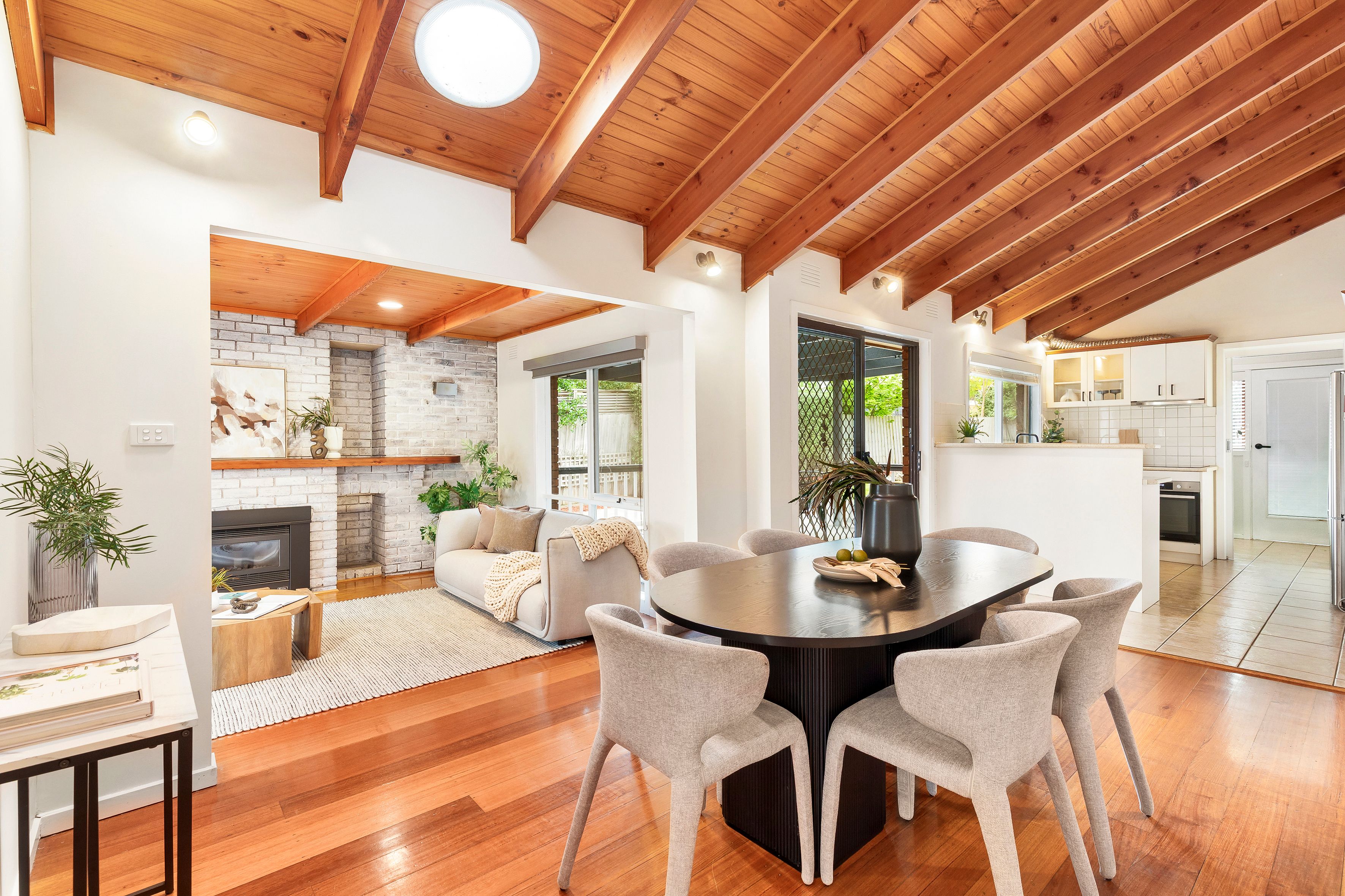 255 Elizabeth Drive — photo 4 of 13