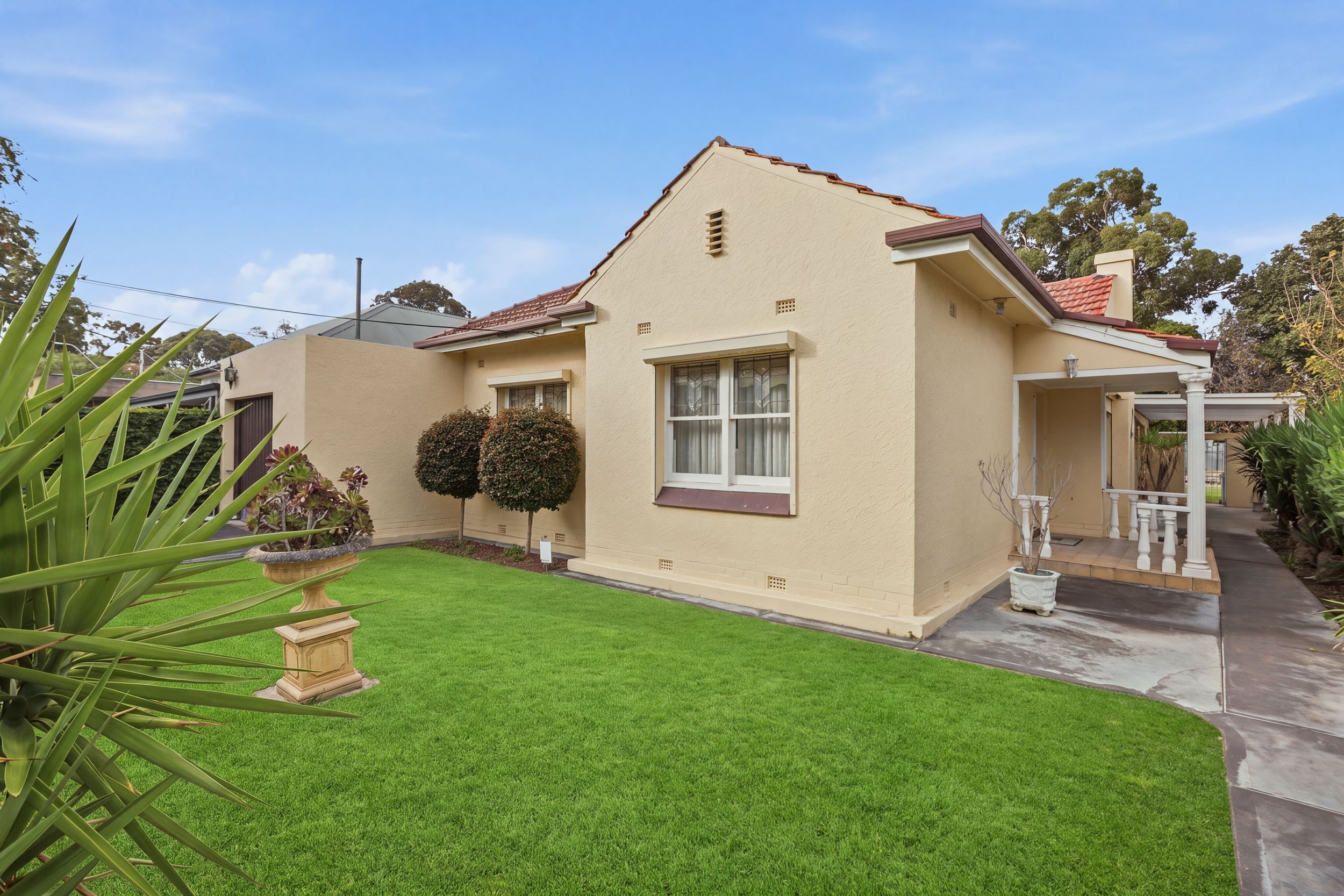 39 Essex Street South — photo from Ray White Henley Beach