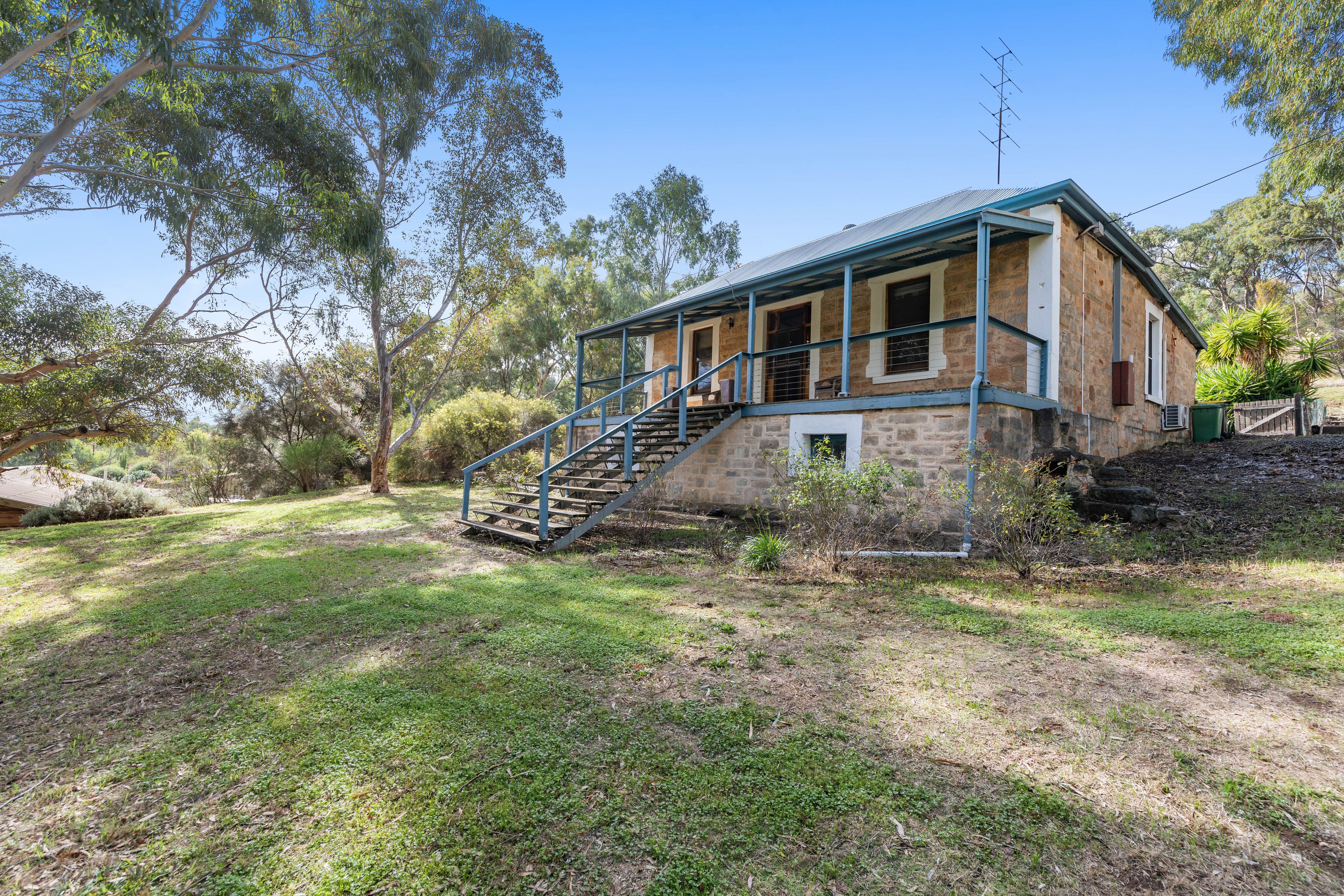 33 Warenda Road, Clare, SA 5453