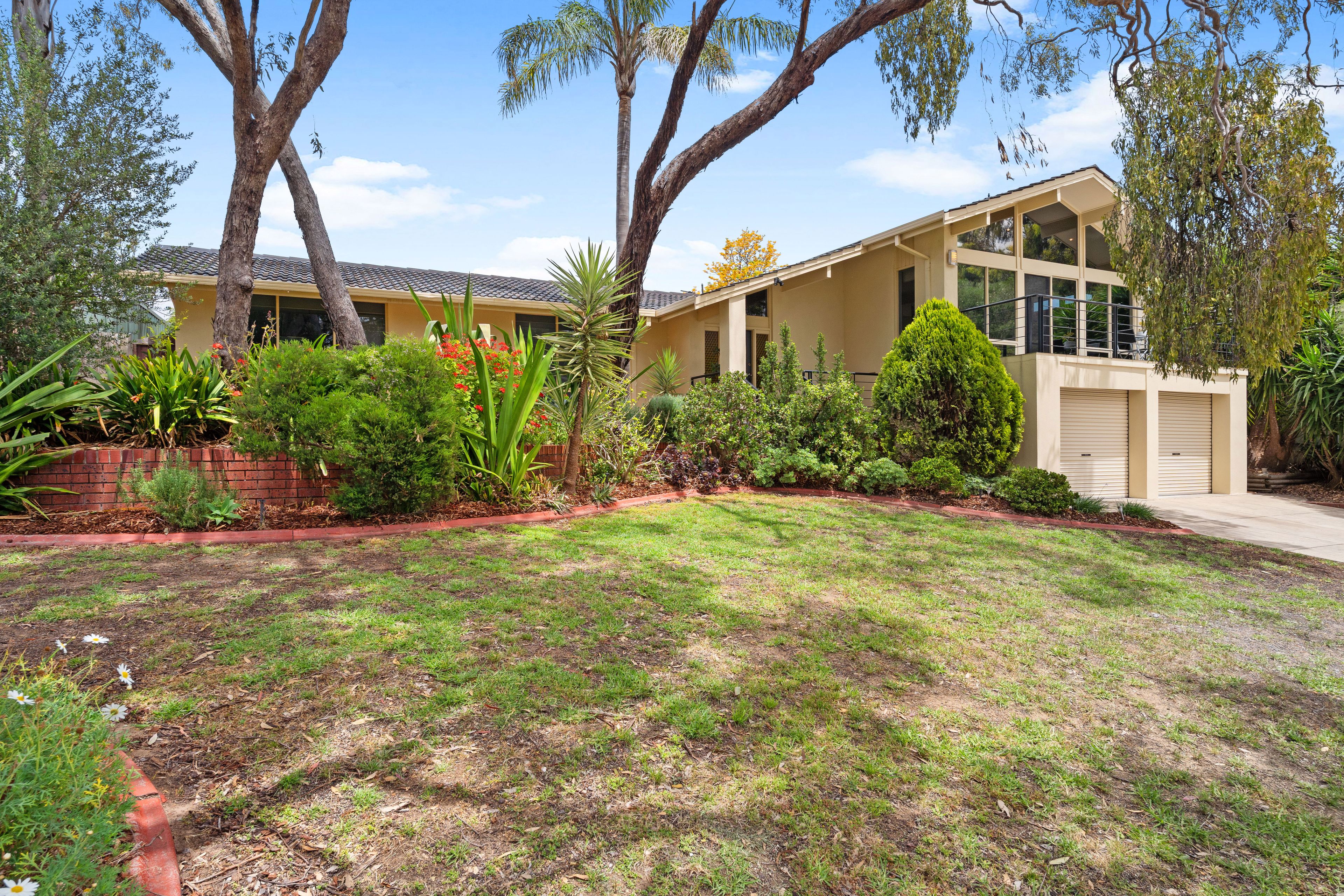 8 York Drive, Flagstaff Hill SA 5159