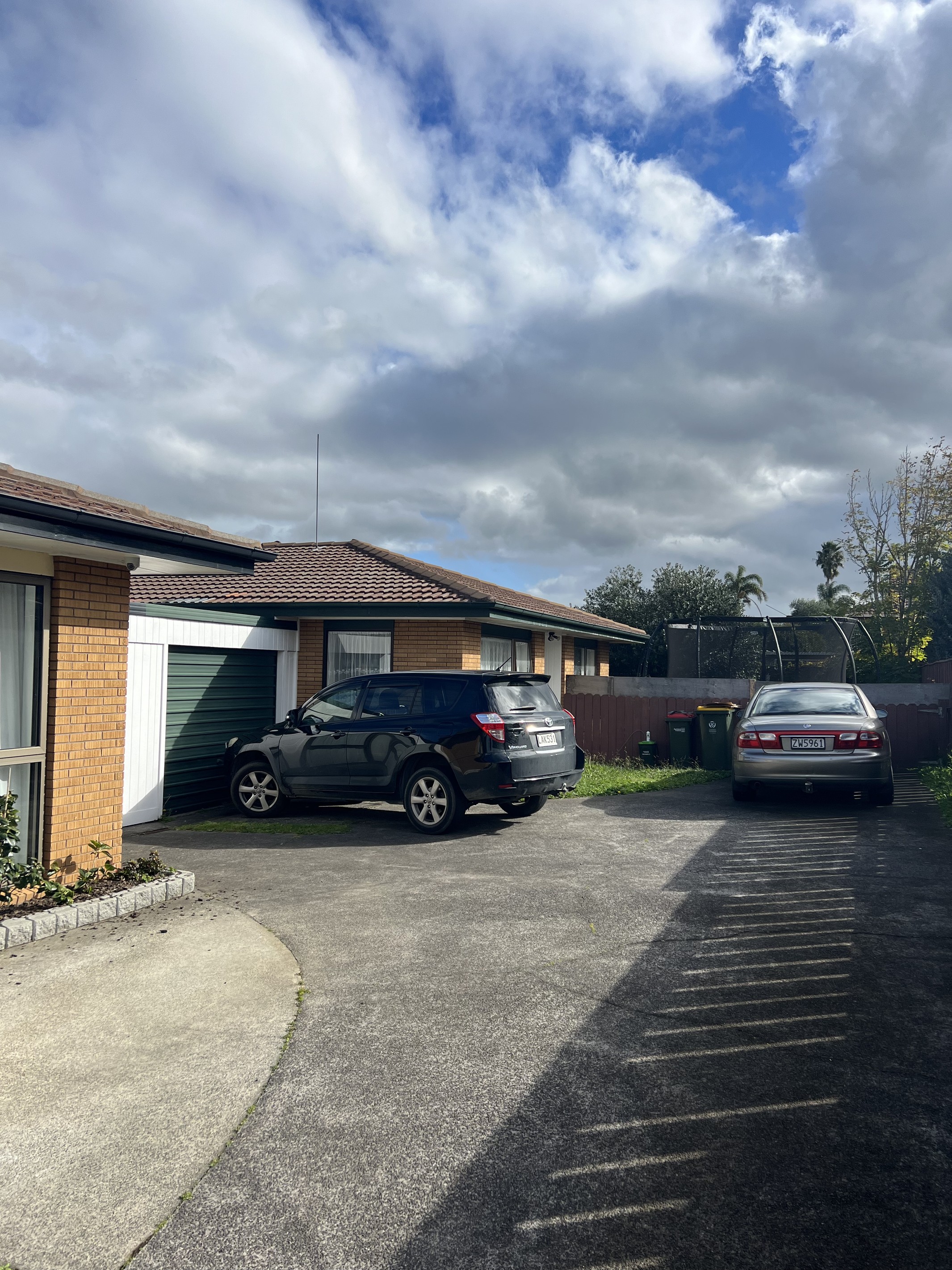 2/4 Jillteresa Crescent, Half Moon Bay, Manukau City