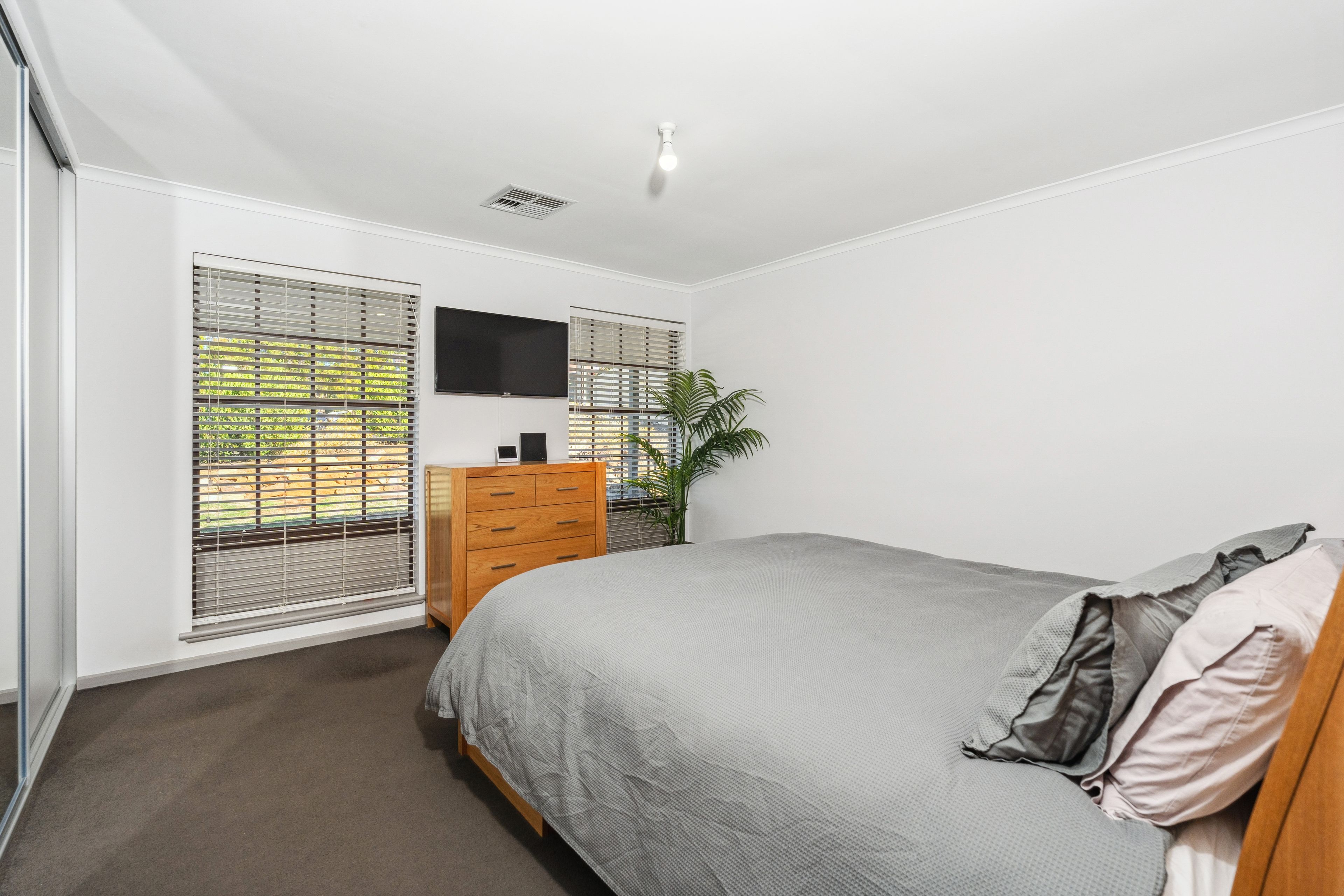 6 Ellis Avenue — photo 5 of 11