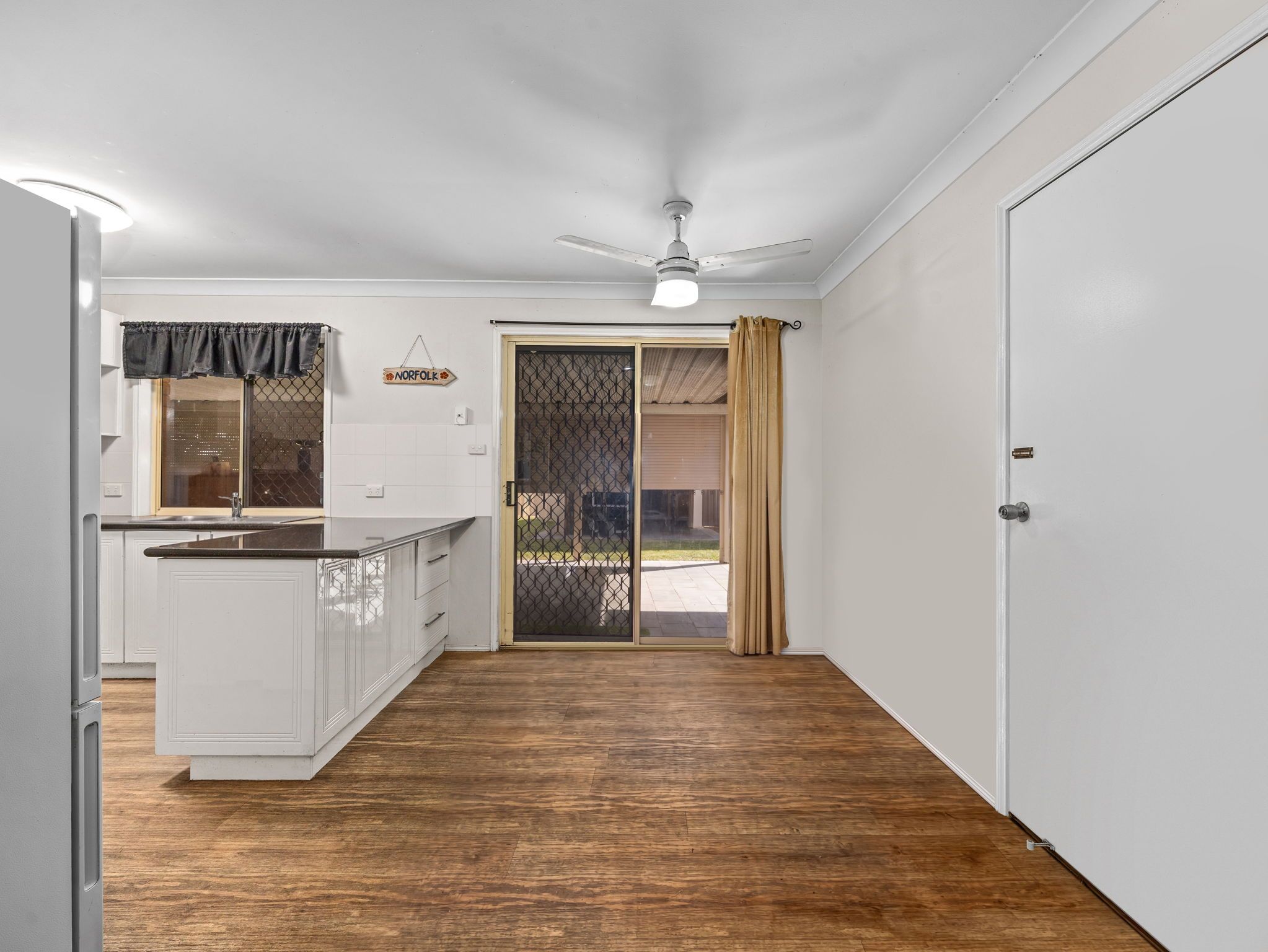 40 Dellvene Crescent — photo 5 of 17