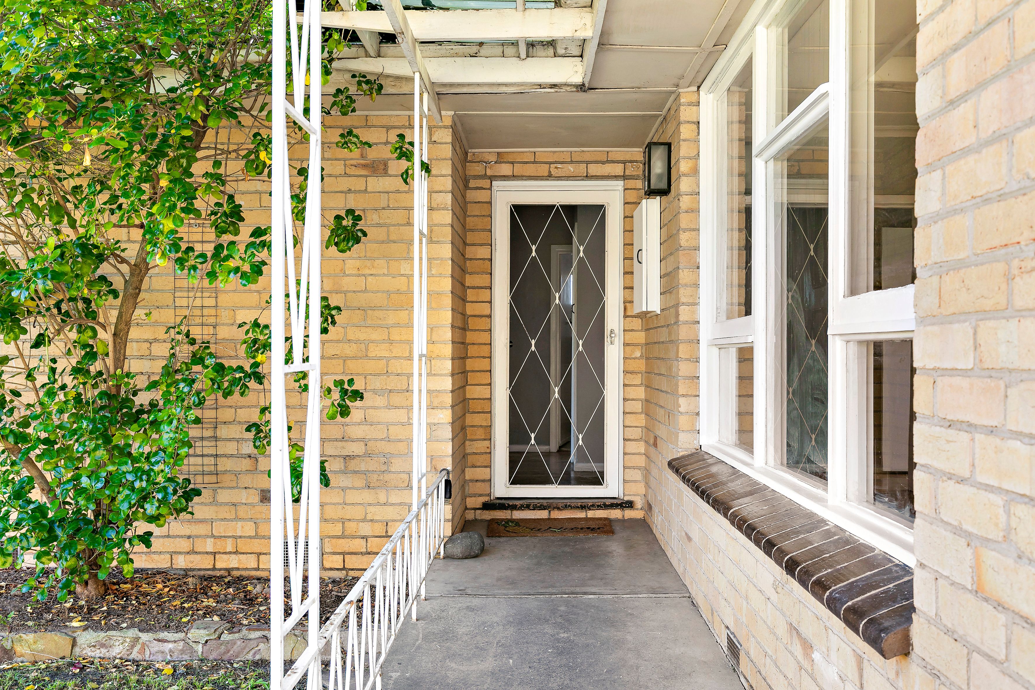 26 Birchwood Street — photo 3 of 18