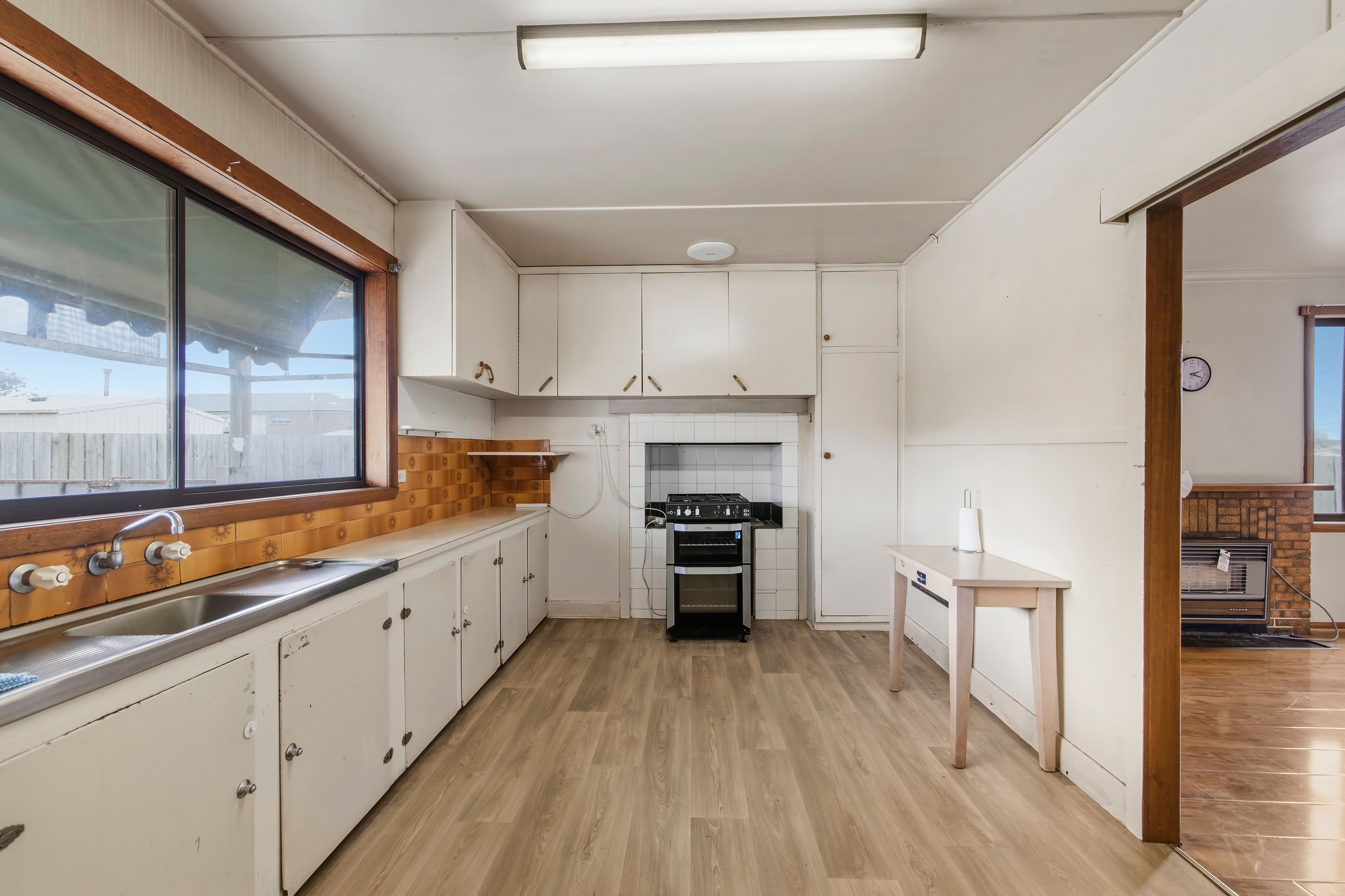 710 Darling Street — photo 3 of 8