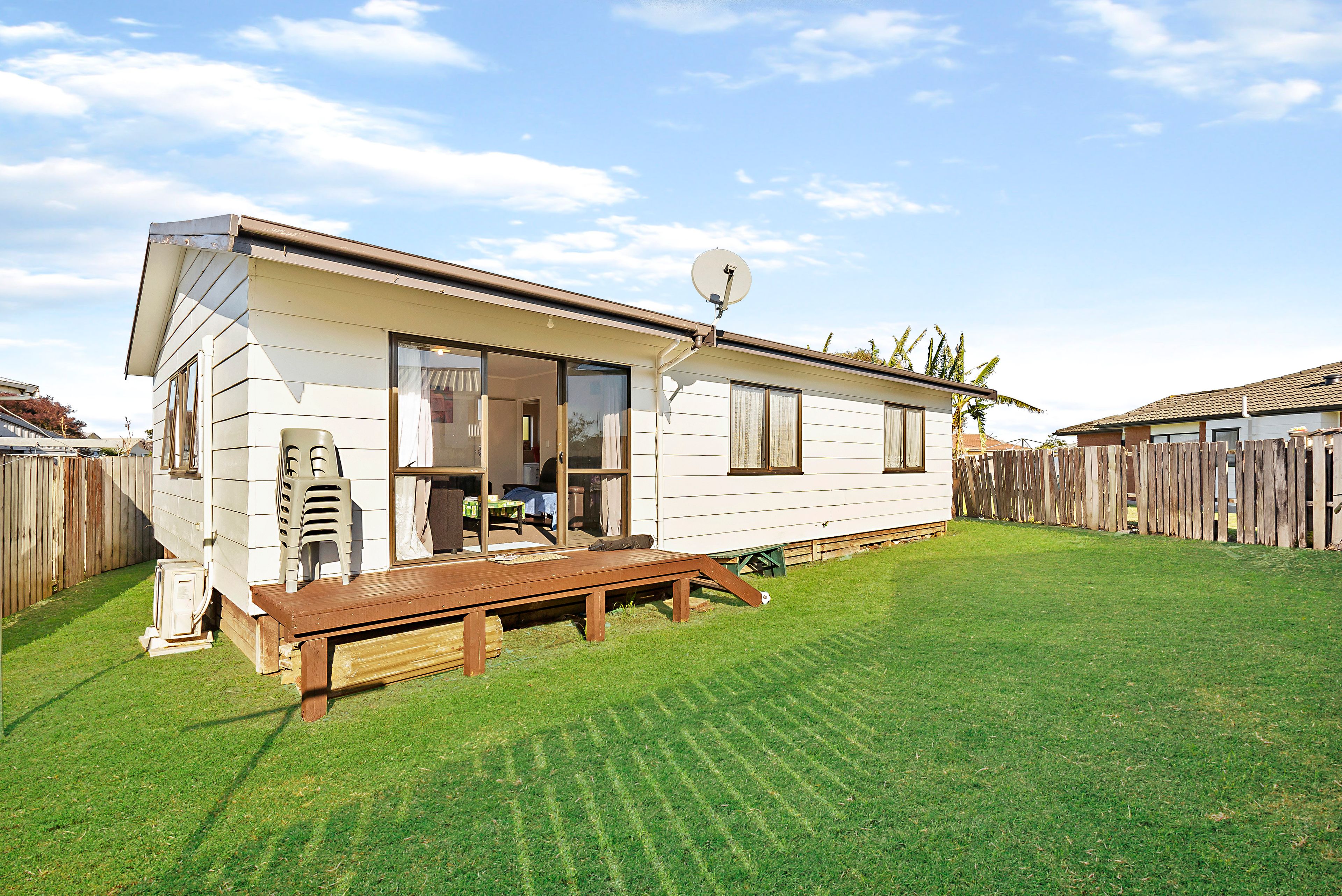 2/7 Volta Place, Clendon Park, Manukau City