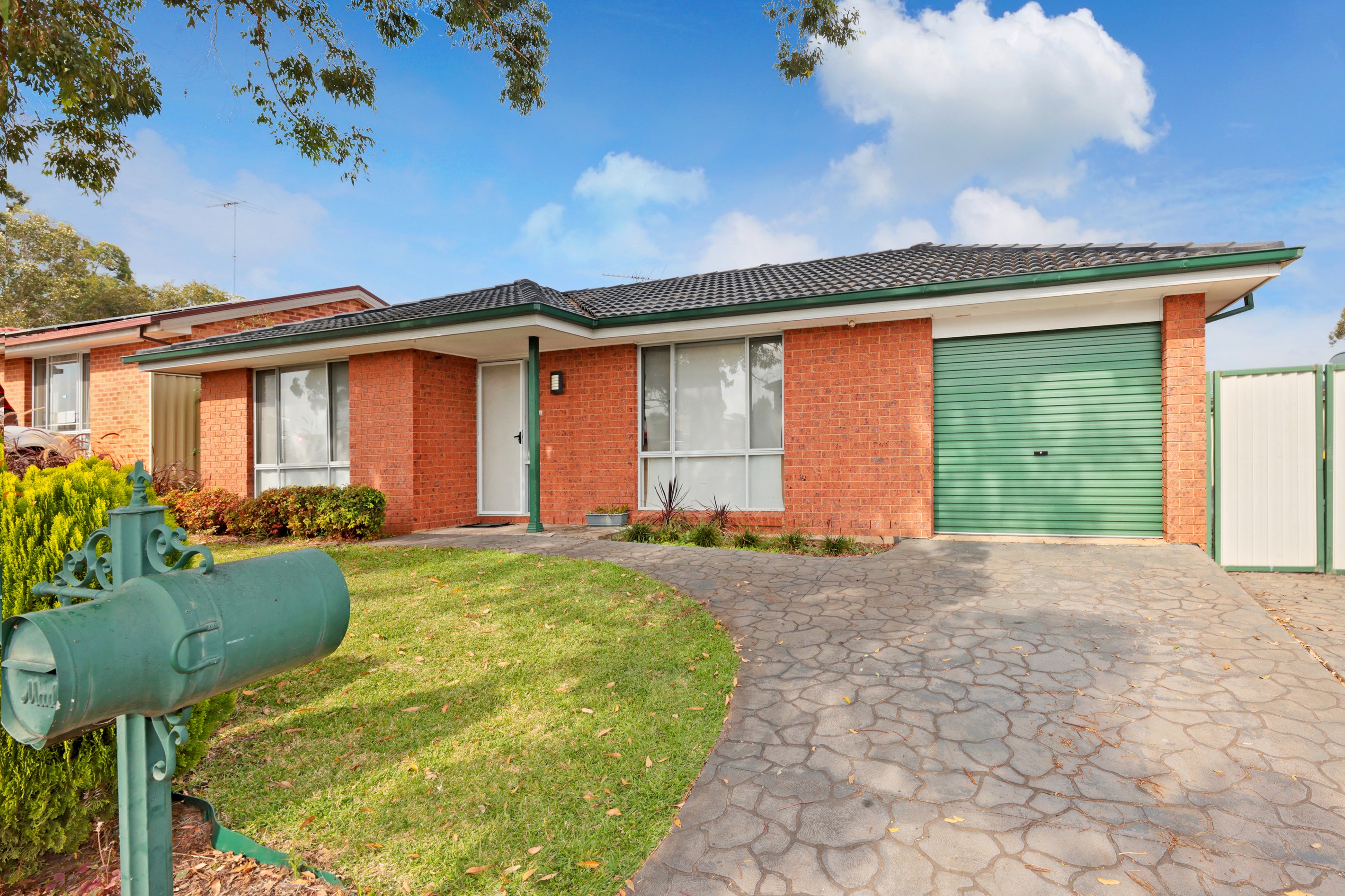 102 The Lakes Drive, Glenmore Park, NSW 2745