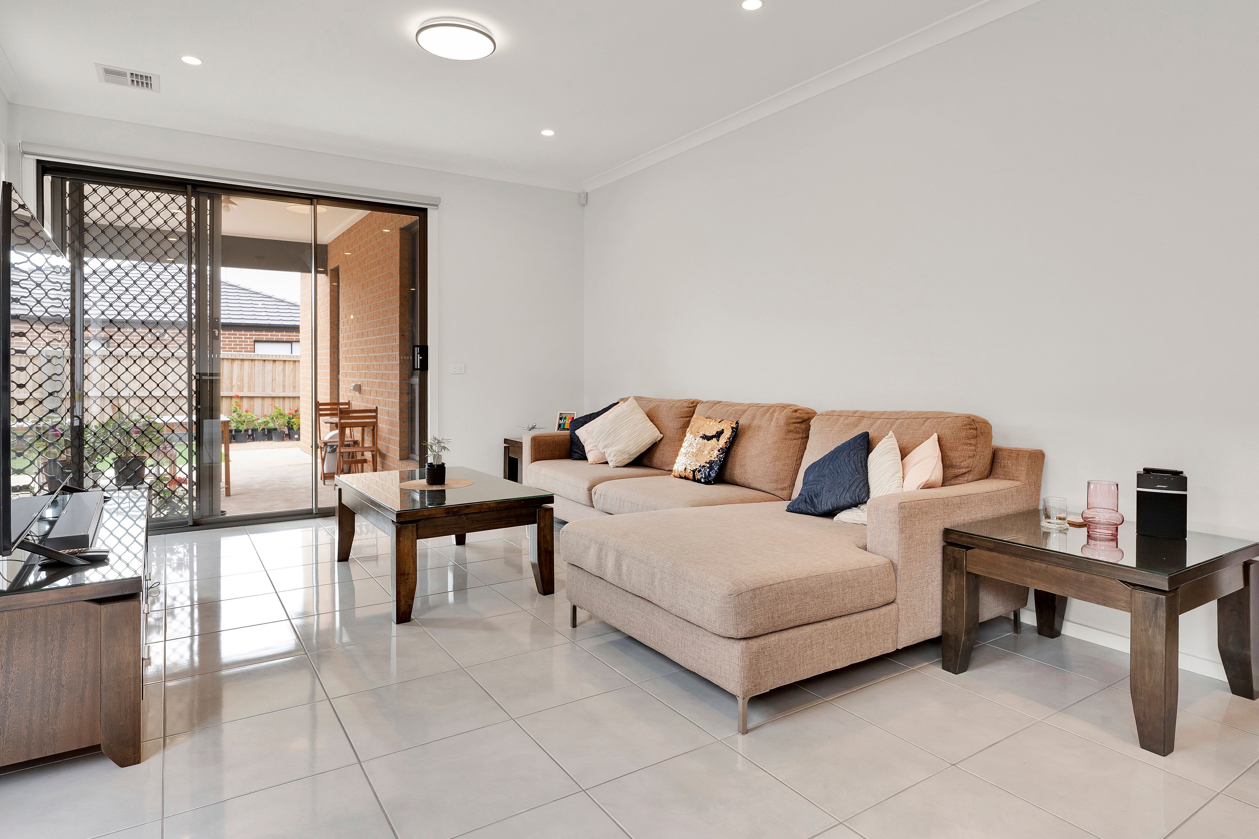 10 Julep Street, MANOR LAKES, VIC 3024