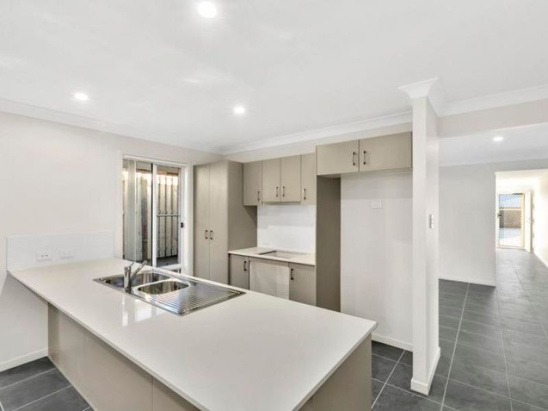 28 Avondale Drive, Pimpama, QLD 4209