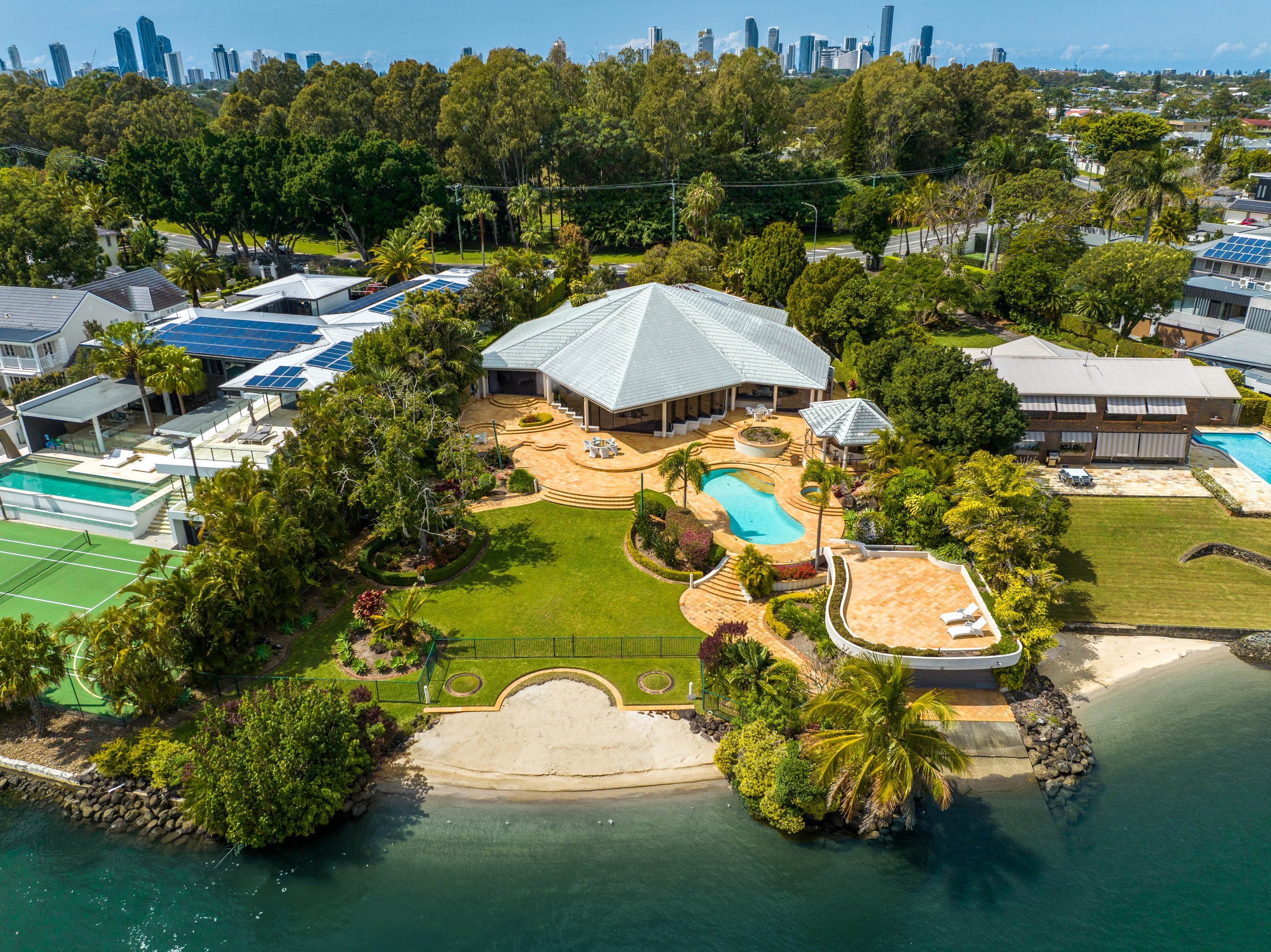 300 Monaco Street, Broadbeach Waters, QLD 4218