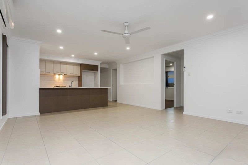 14 Acacia Place — photo 4 of 11